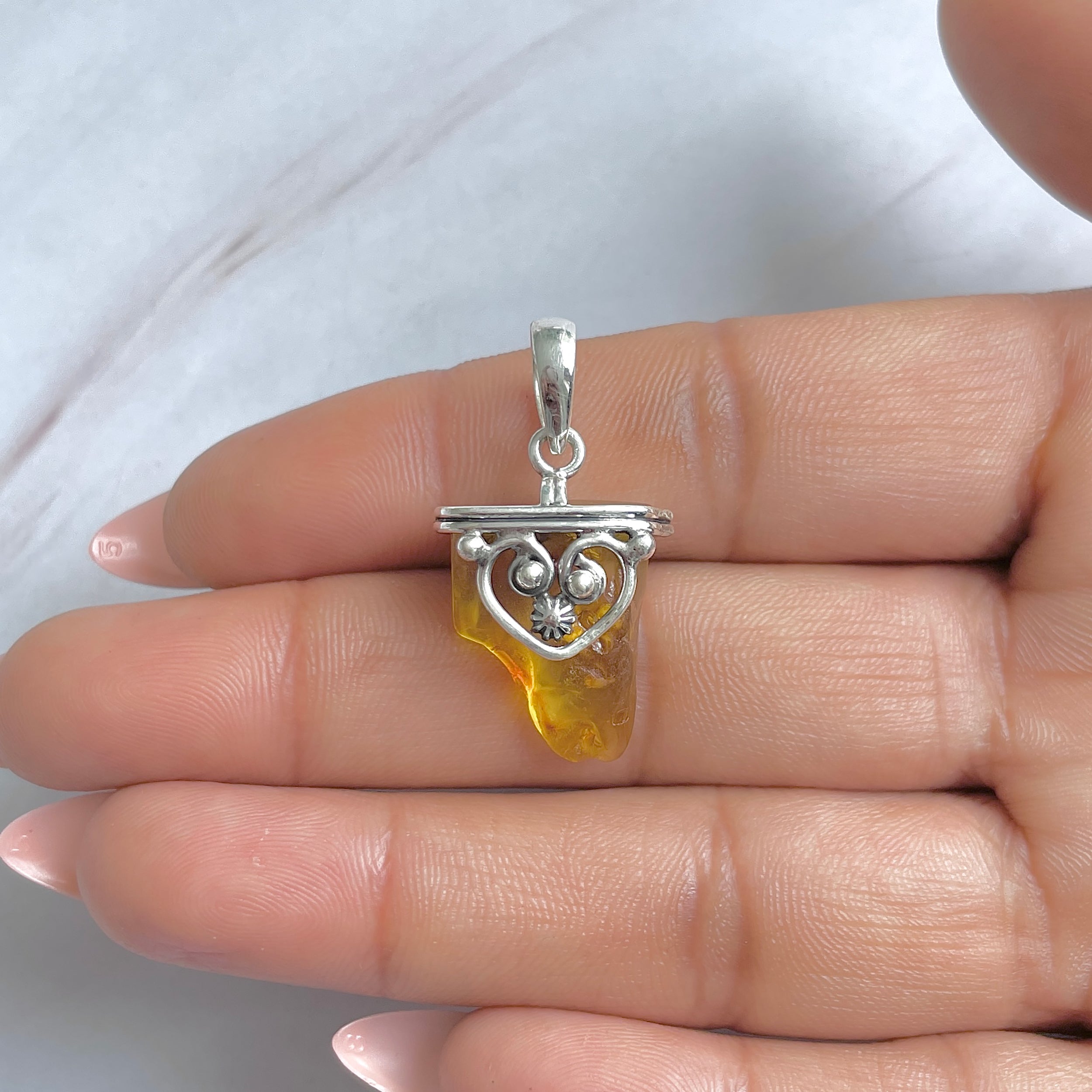 Amber Pendant-(AMB-P-101.)