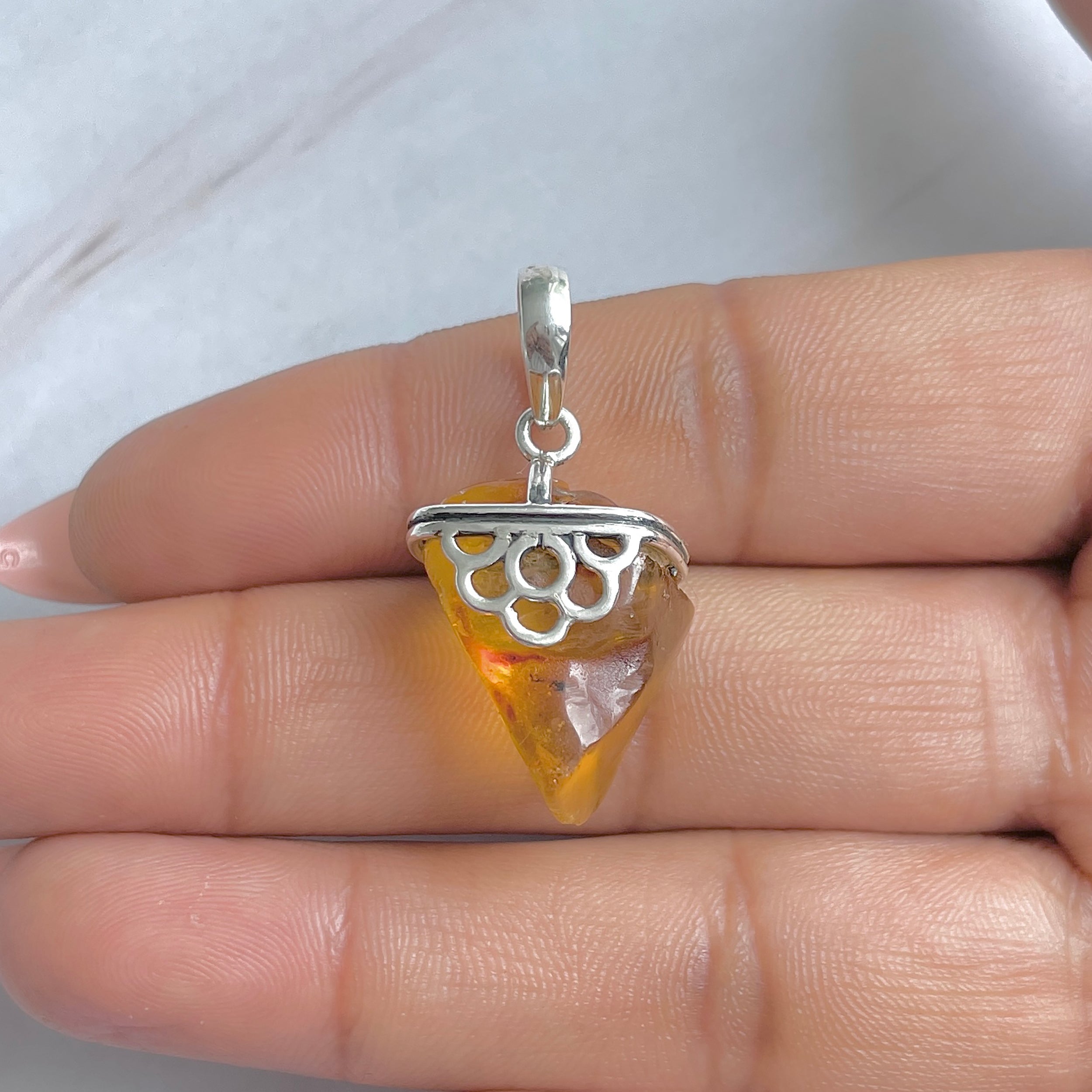 Amber Pendant-(AMB-P-102.)