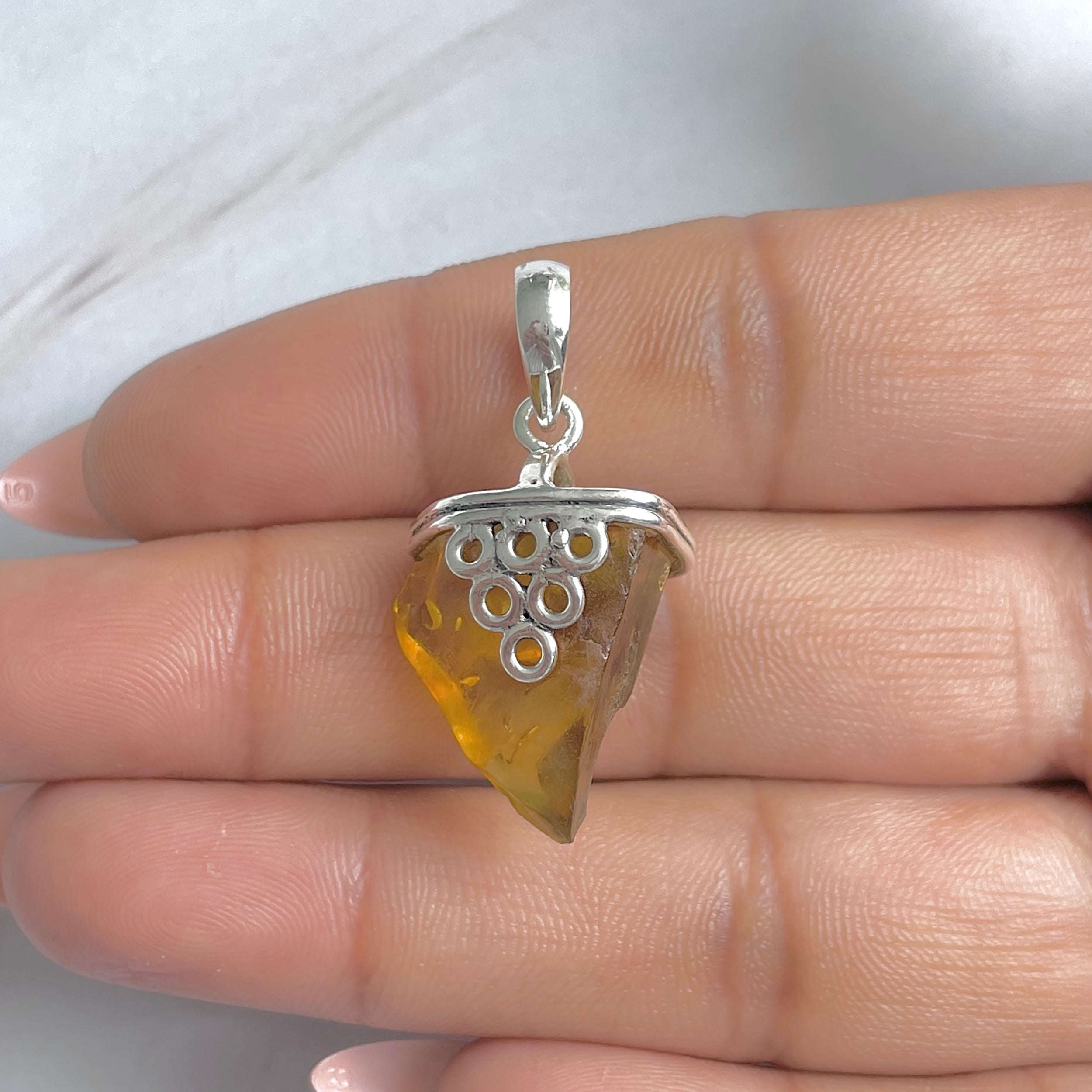 Amber Pendant-(AMB-P-107.)