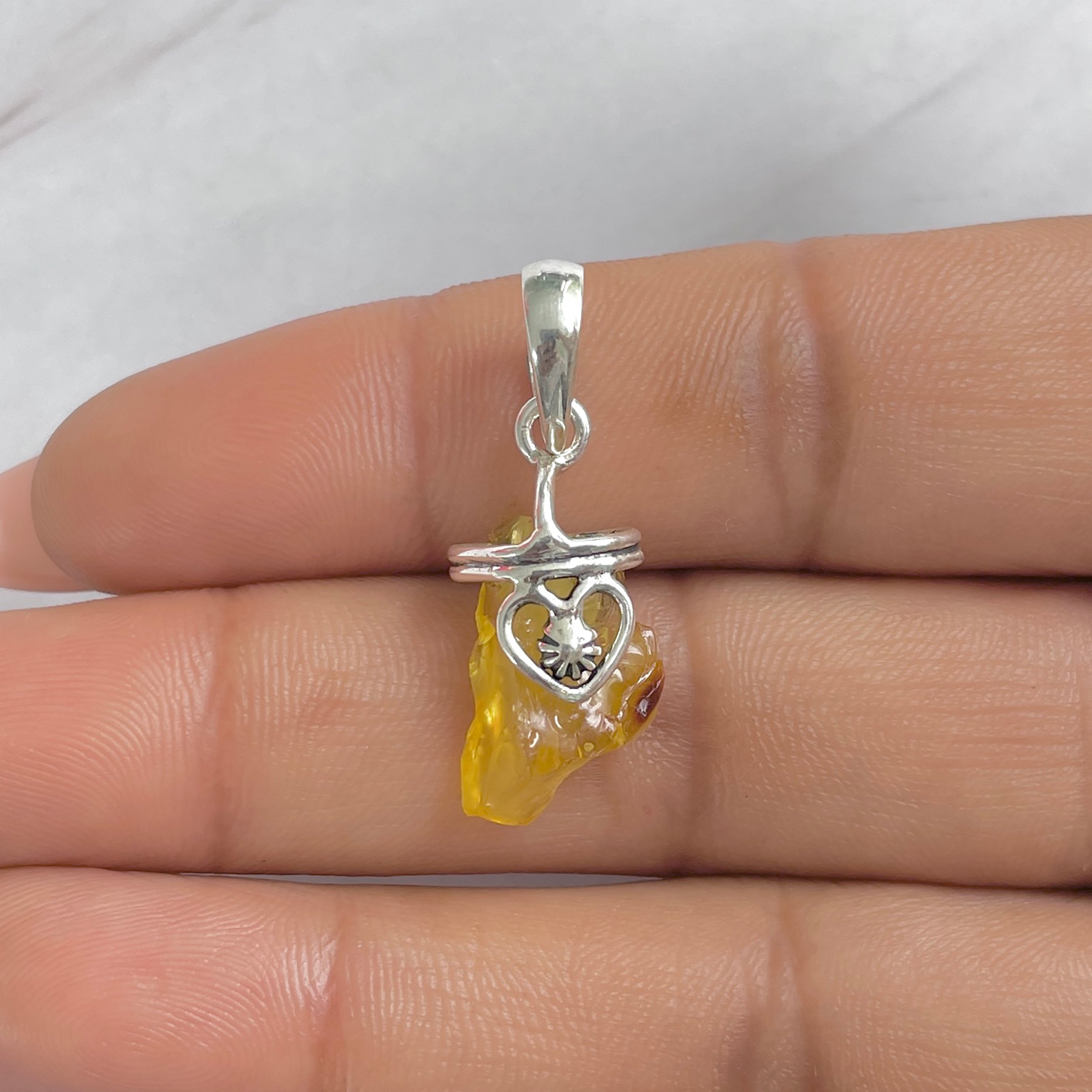 Amber Pendant-(AMB-P-108.)