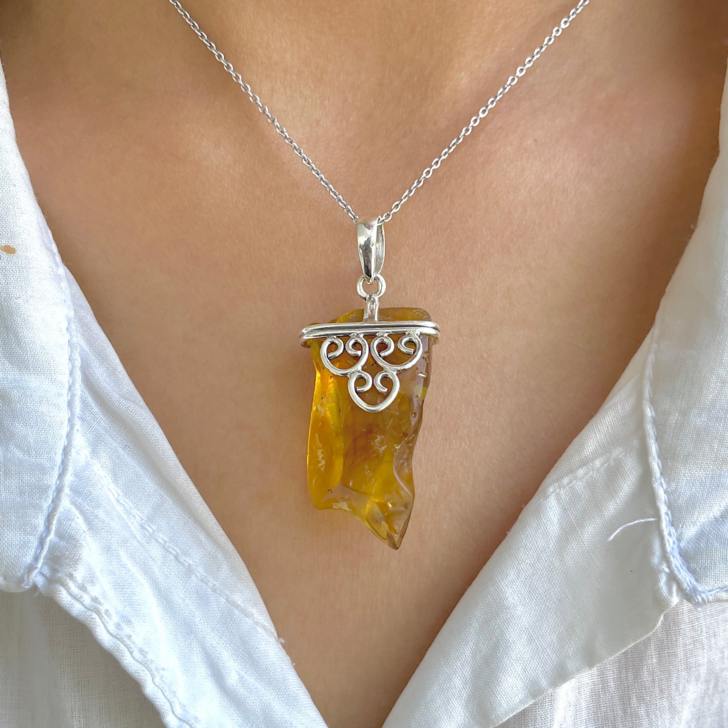 Amber Pendant-(AMB-P-113.)