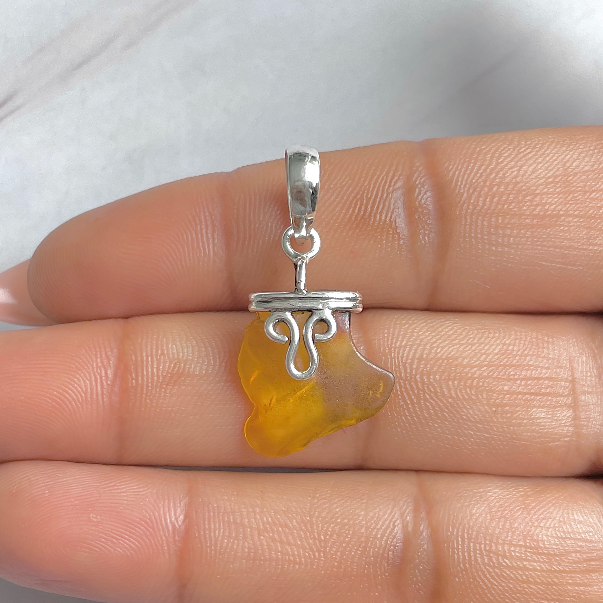 Amber Pendant-(AMB-P-114.)