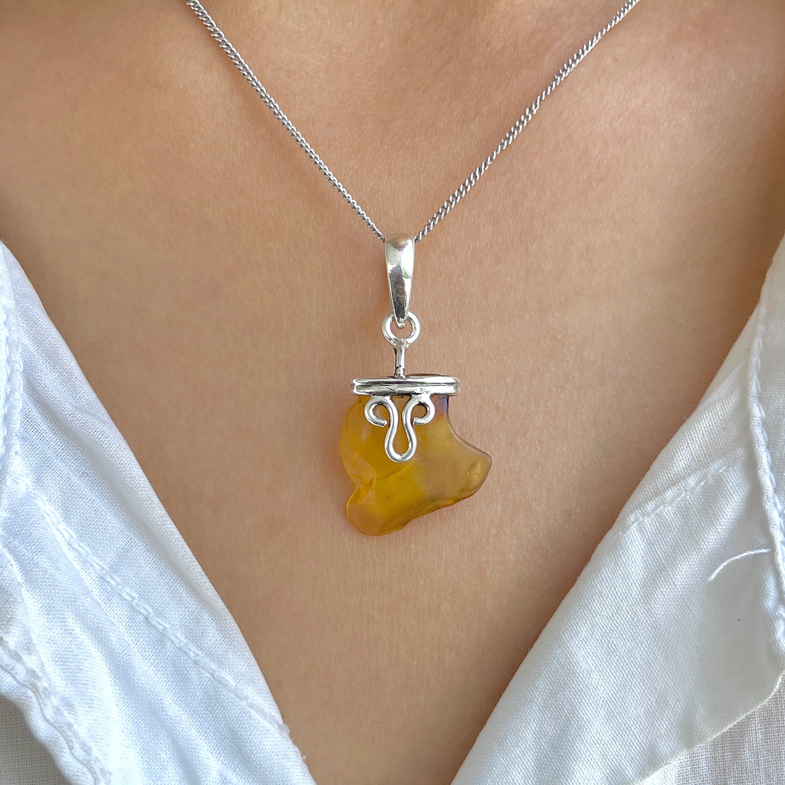Amber Pendant-(AMB-P-114.)