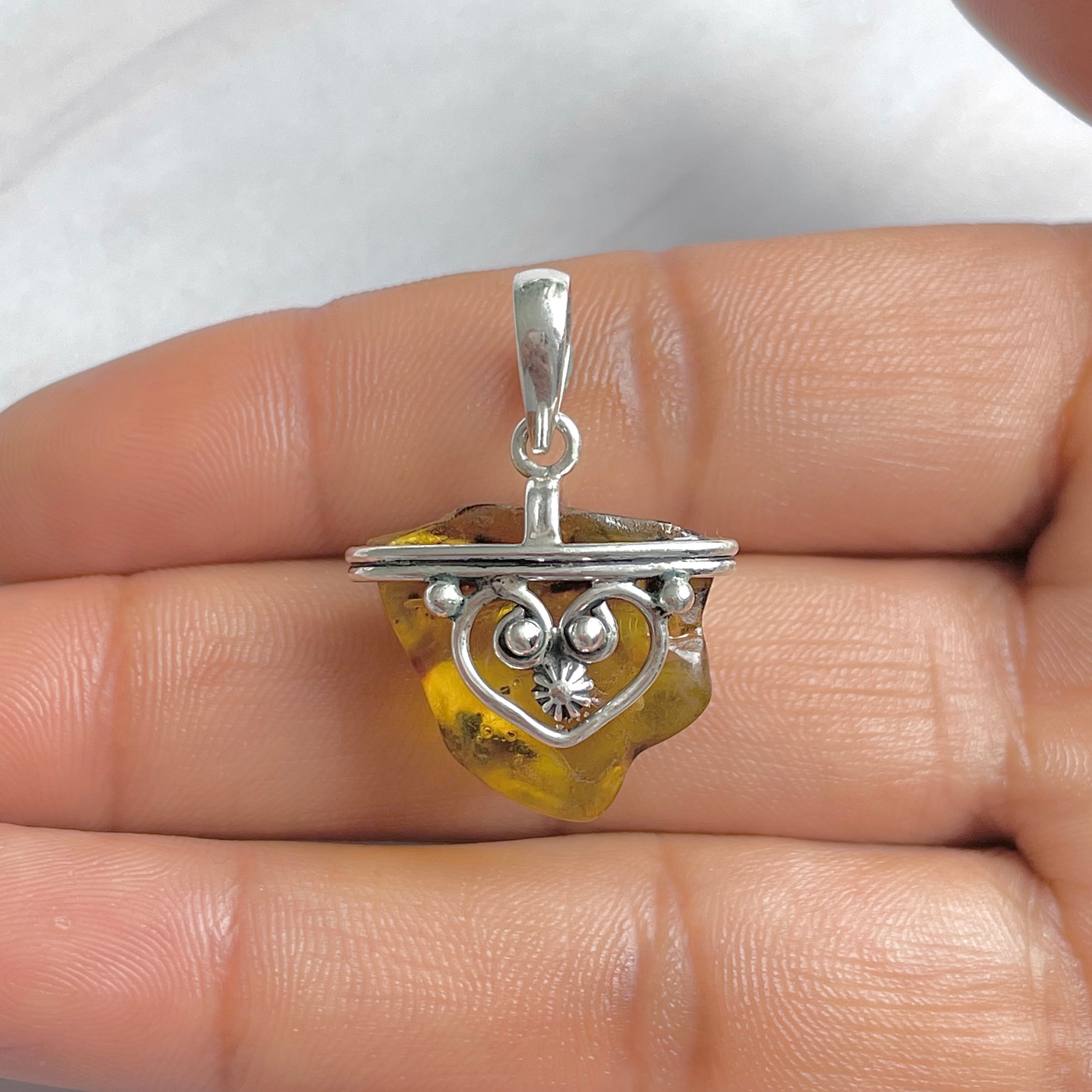 Amber Pendant-(AMB-P-116.)