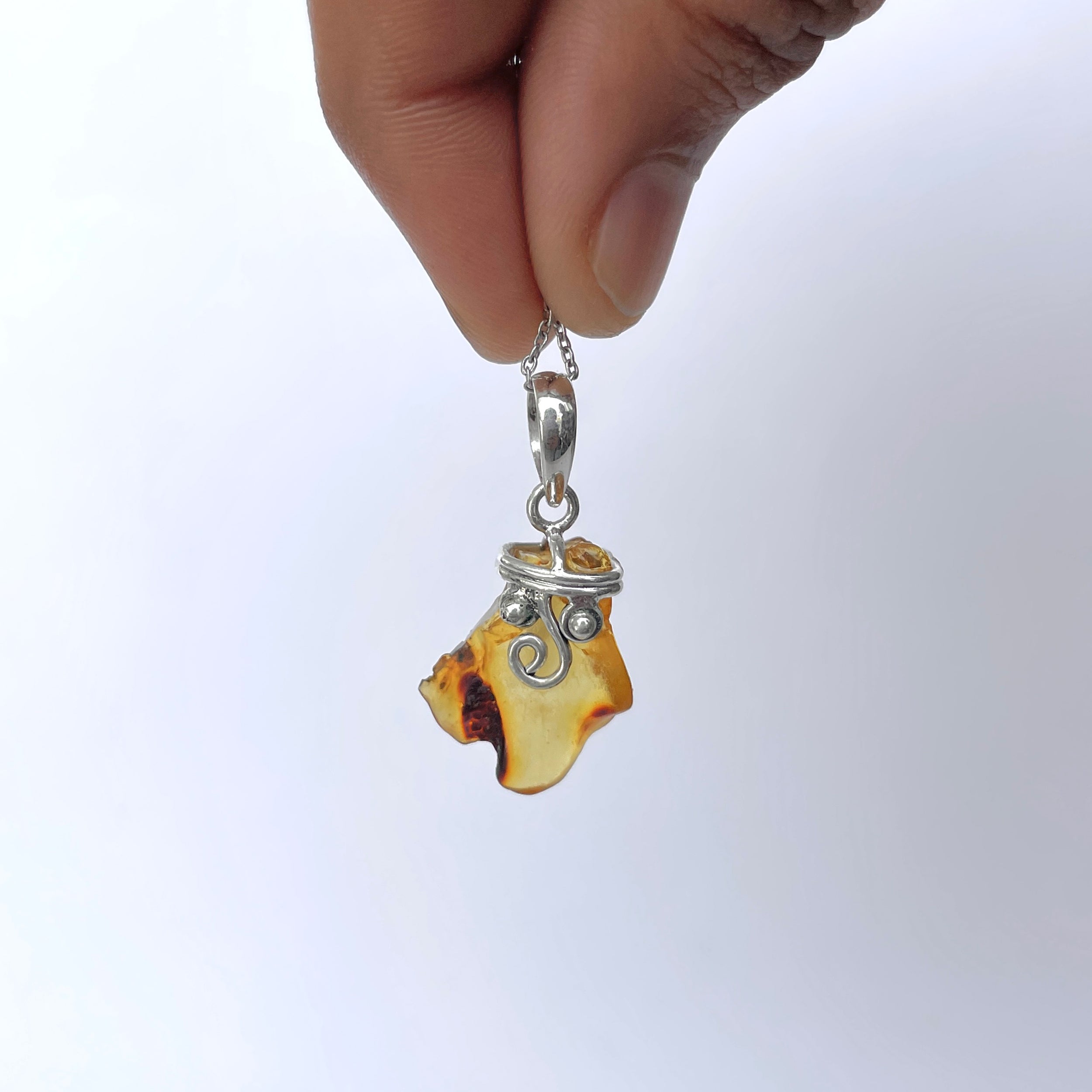 Amber Pendant-(AMB-P-117.)
