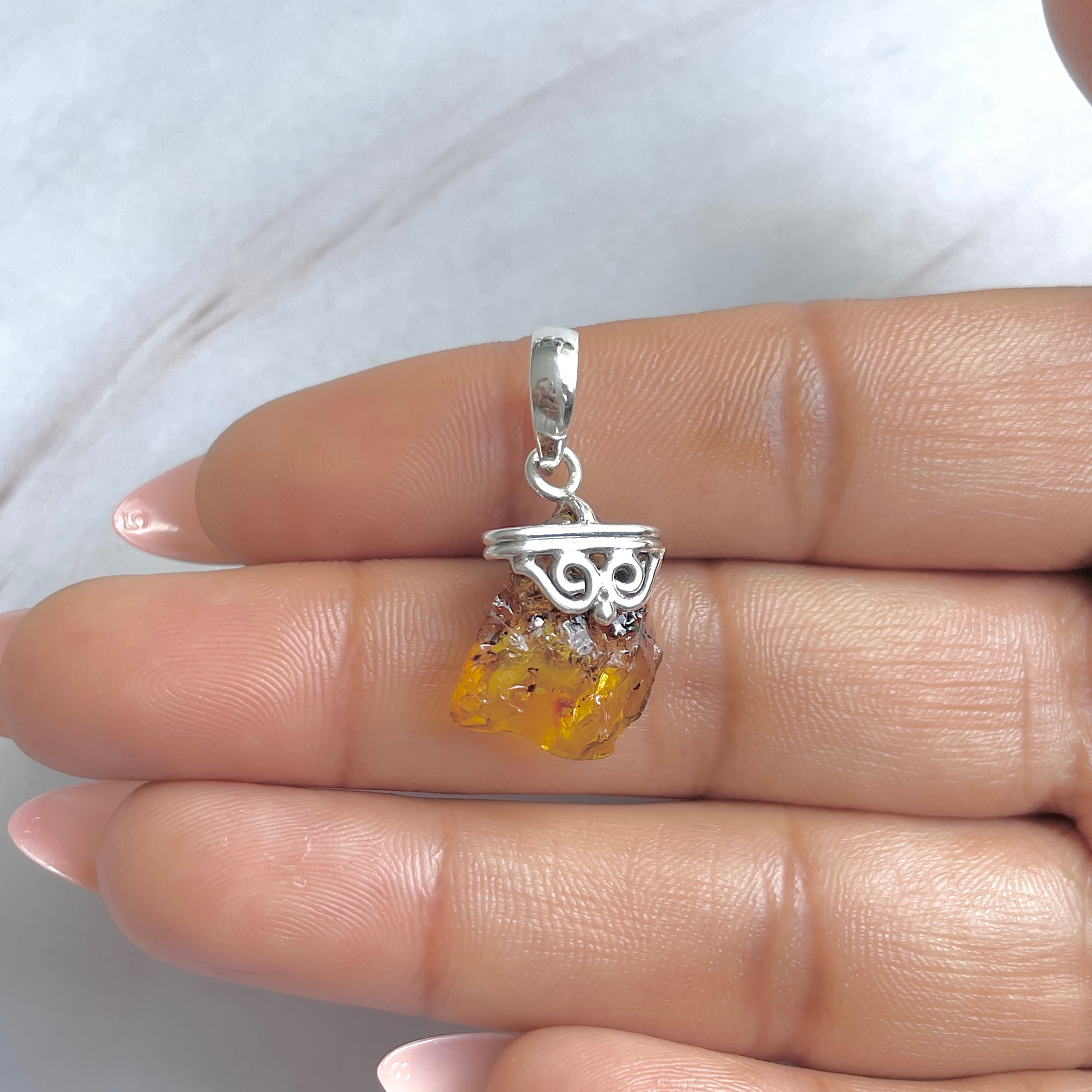 Amber Pendant-(AMB-P-134.)