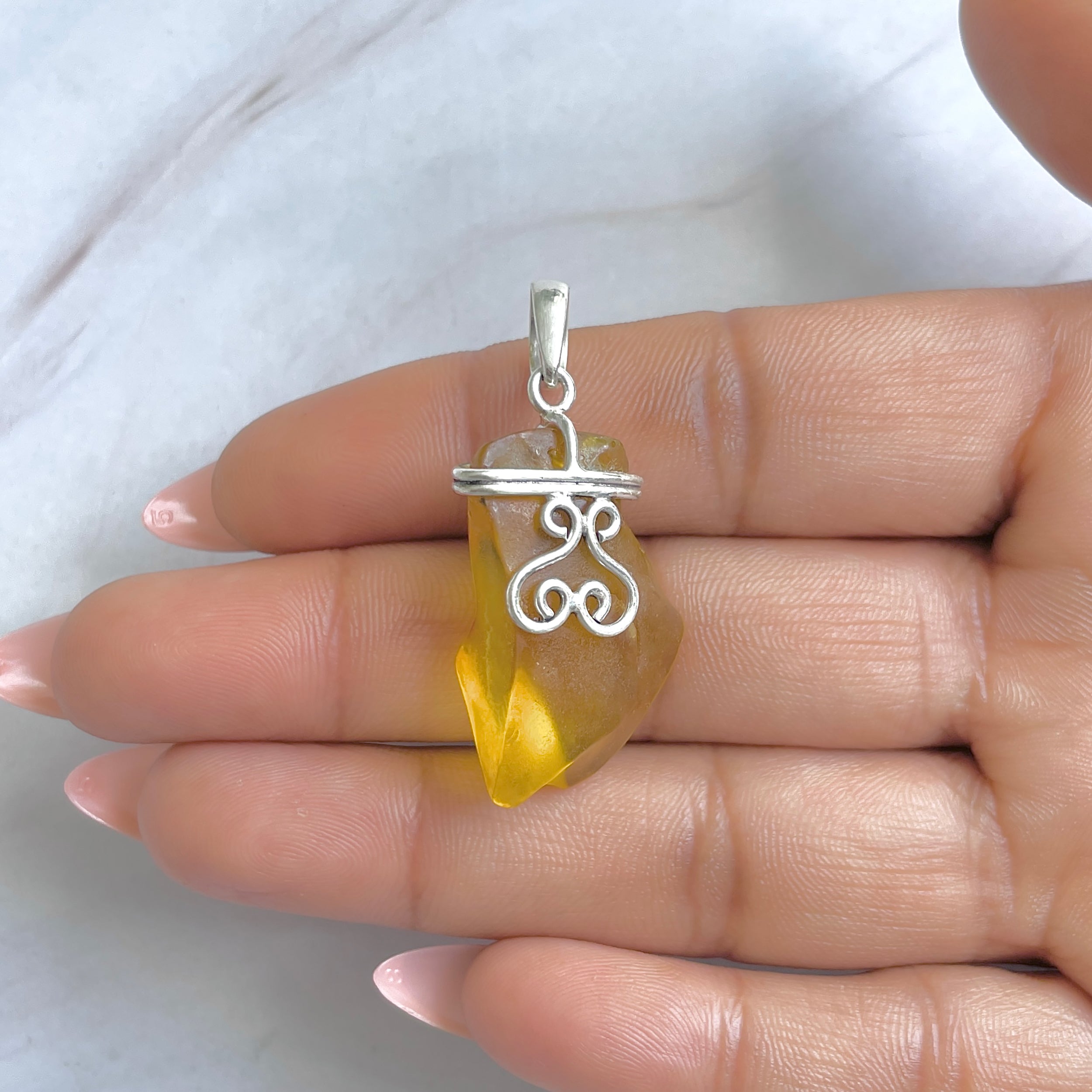 Amber Pendant-(AMB-P-136.)
