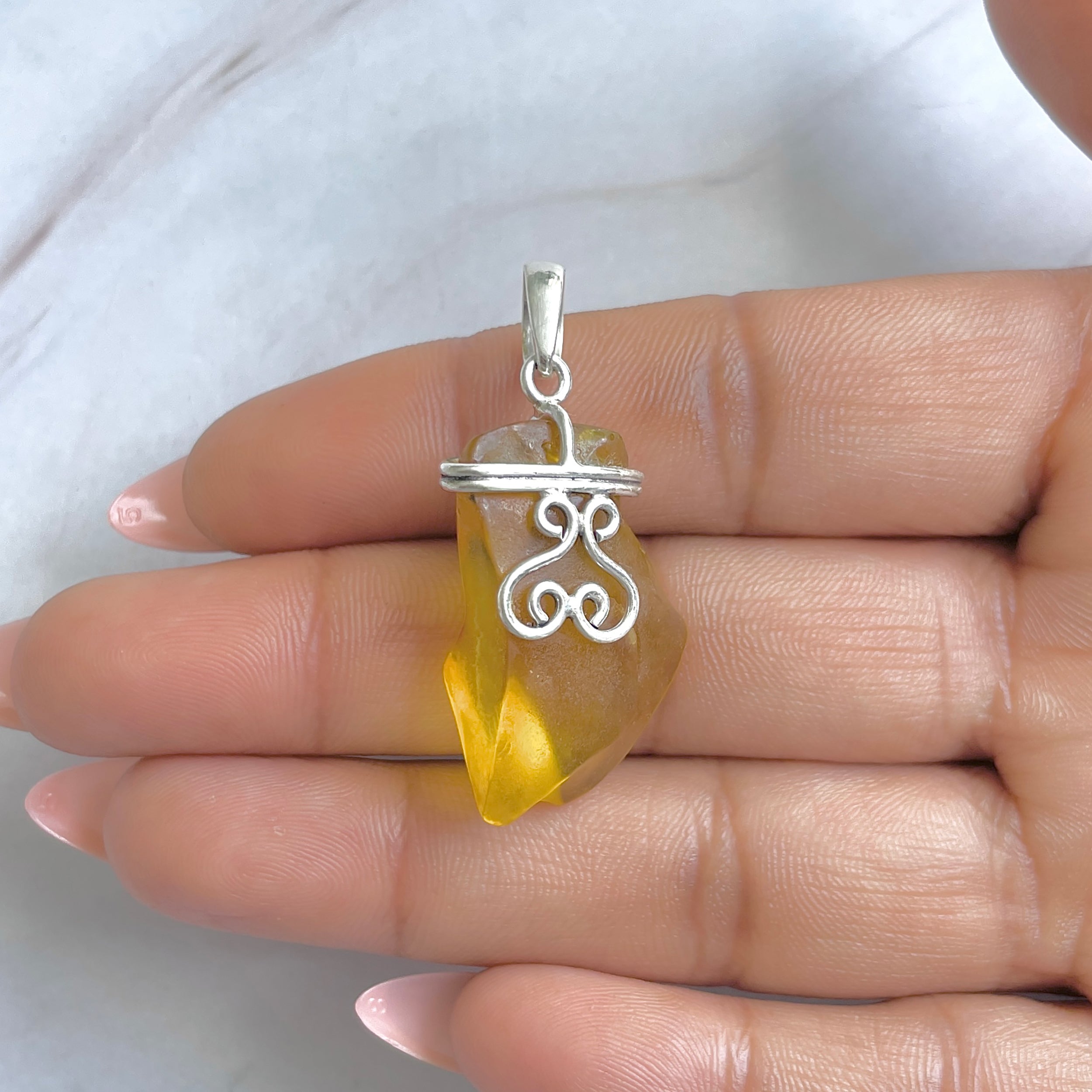 Amber Pendant-(AMB-P-136.)