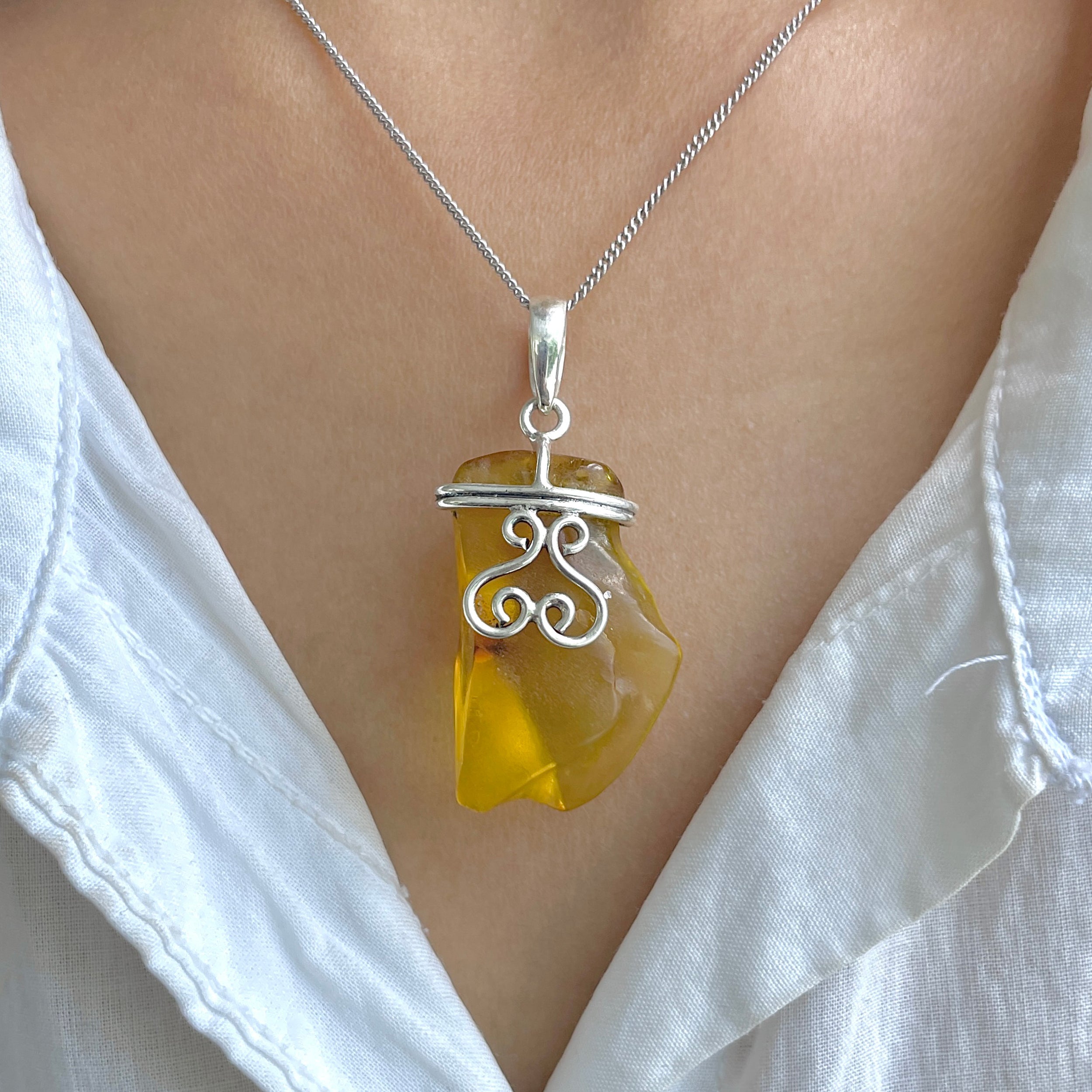 Amber Pendant-(AMB-P-136.)