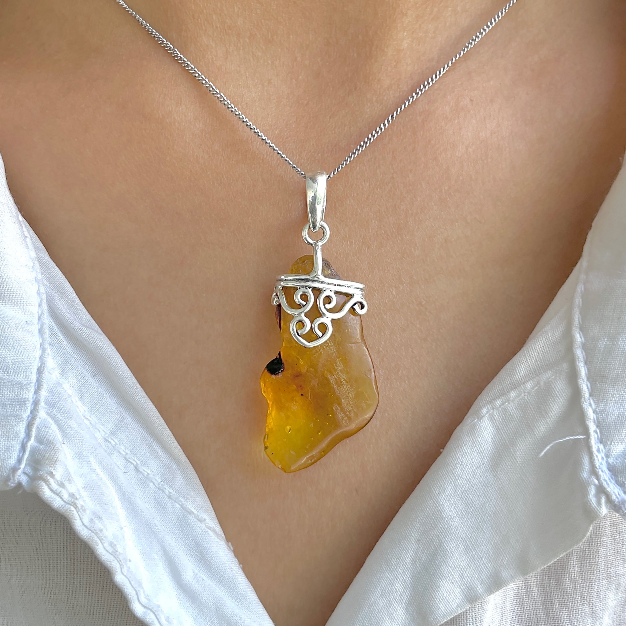 Amber Pendant-(AMB-P-142.)