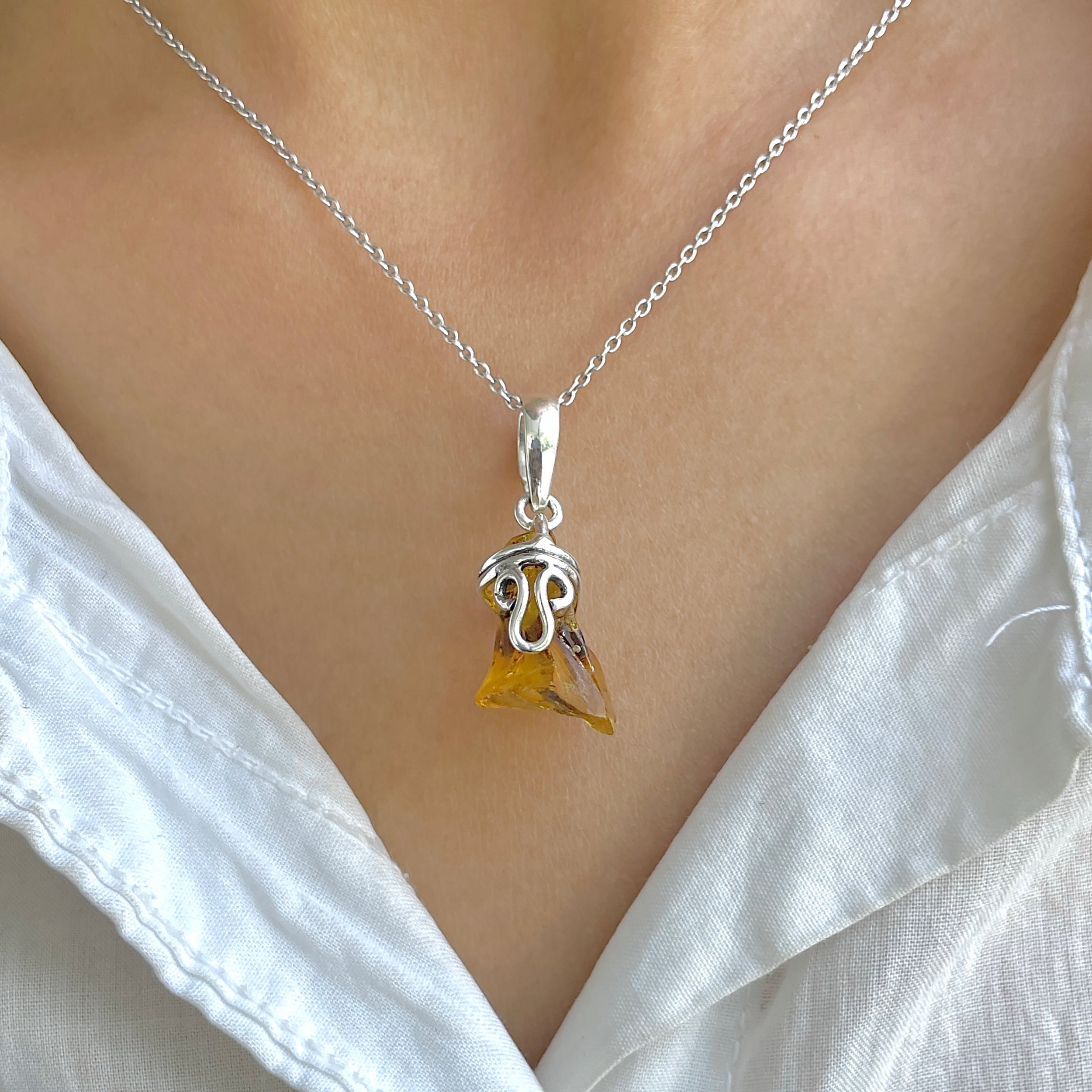 Amber Pendant-(AMB-P-143.)