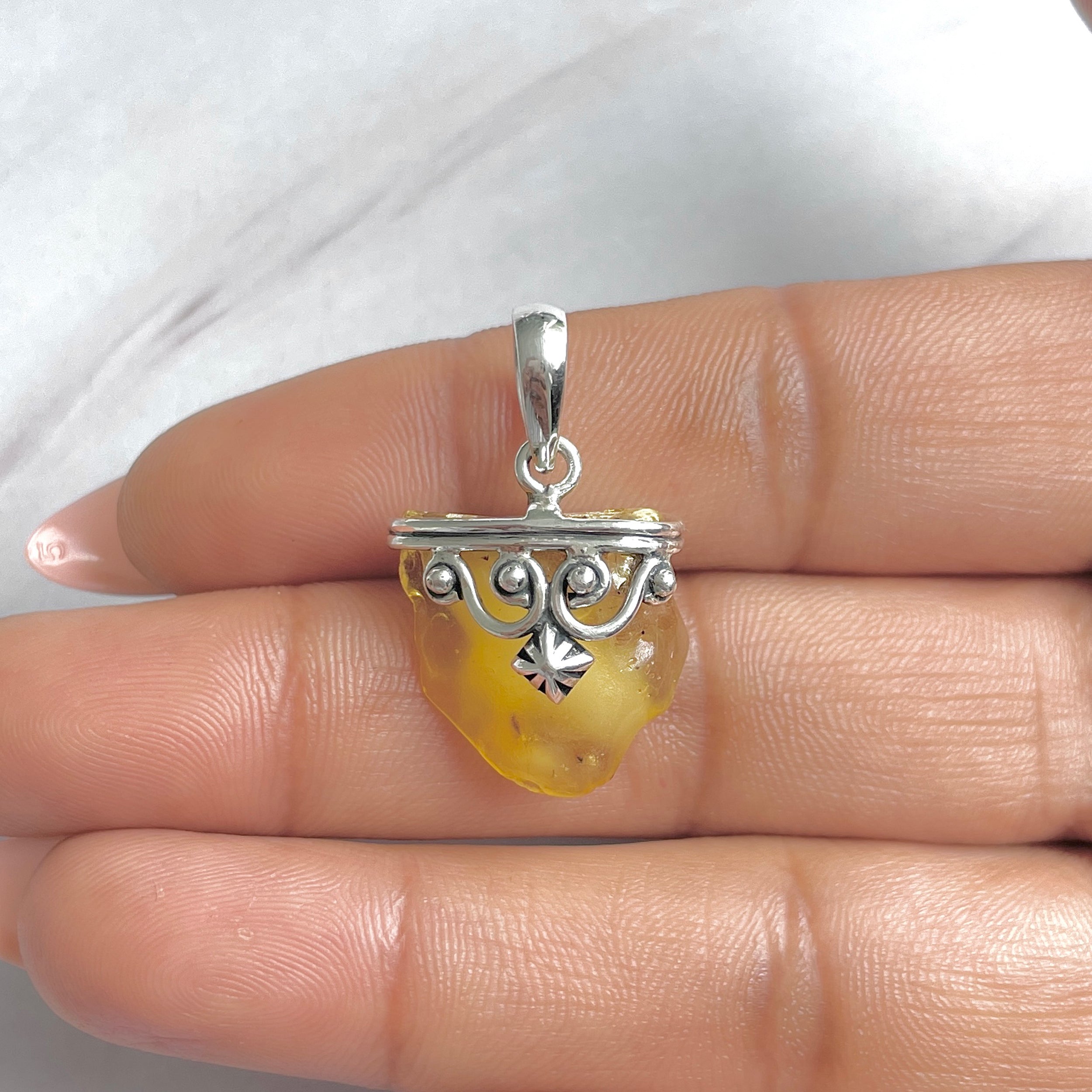 Amber Pendant-(AMB-P-145.)