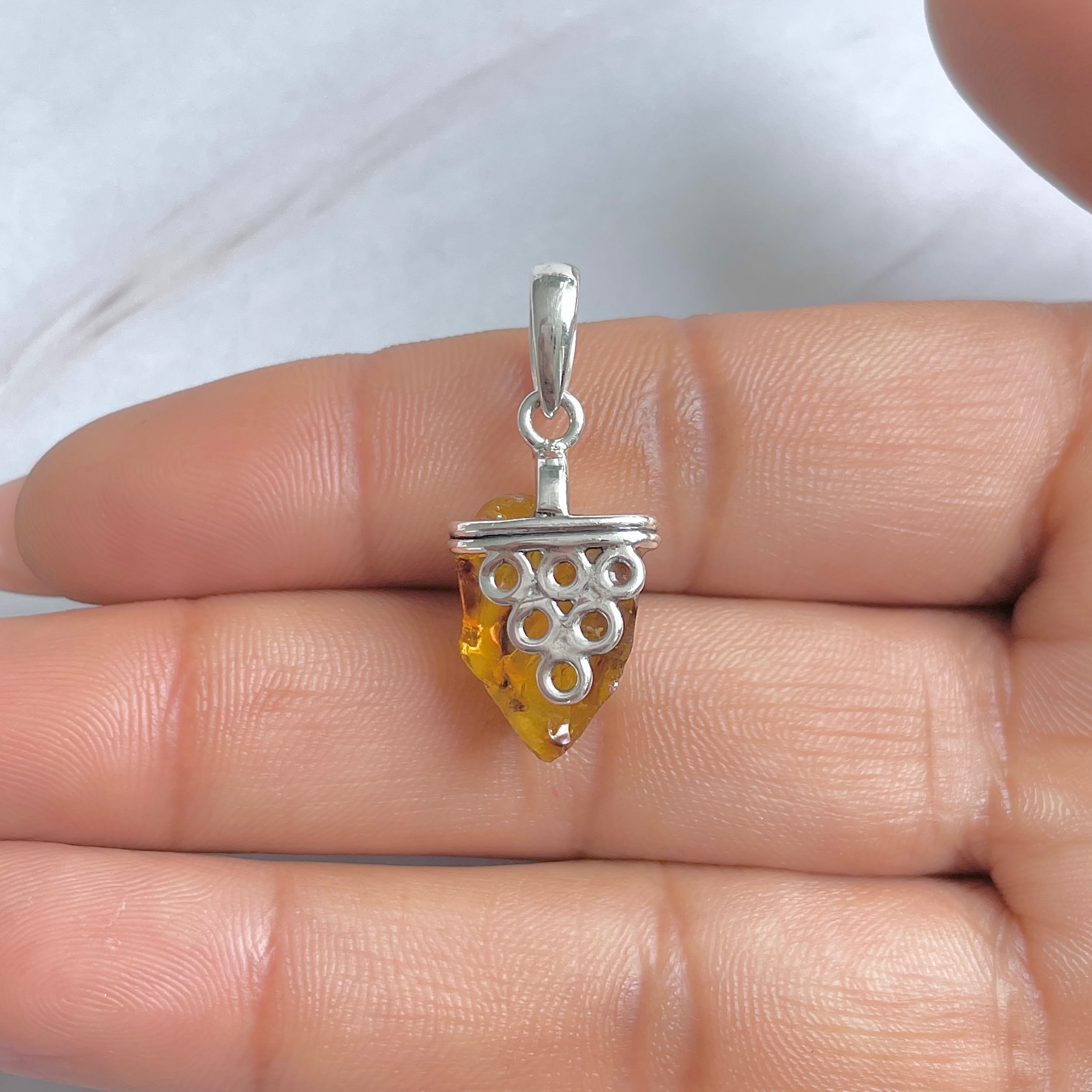 Amber Pendant-(AMB-P-47.)