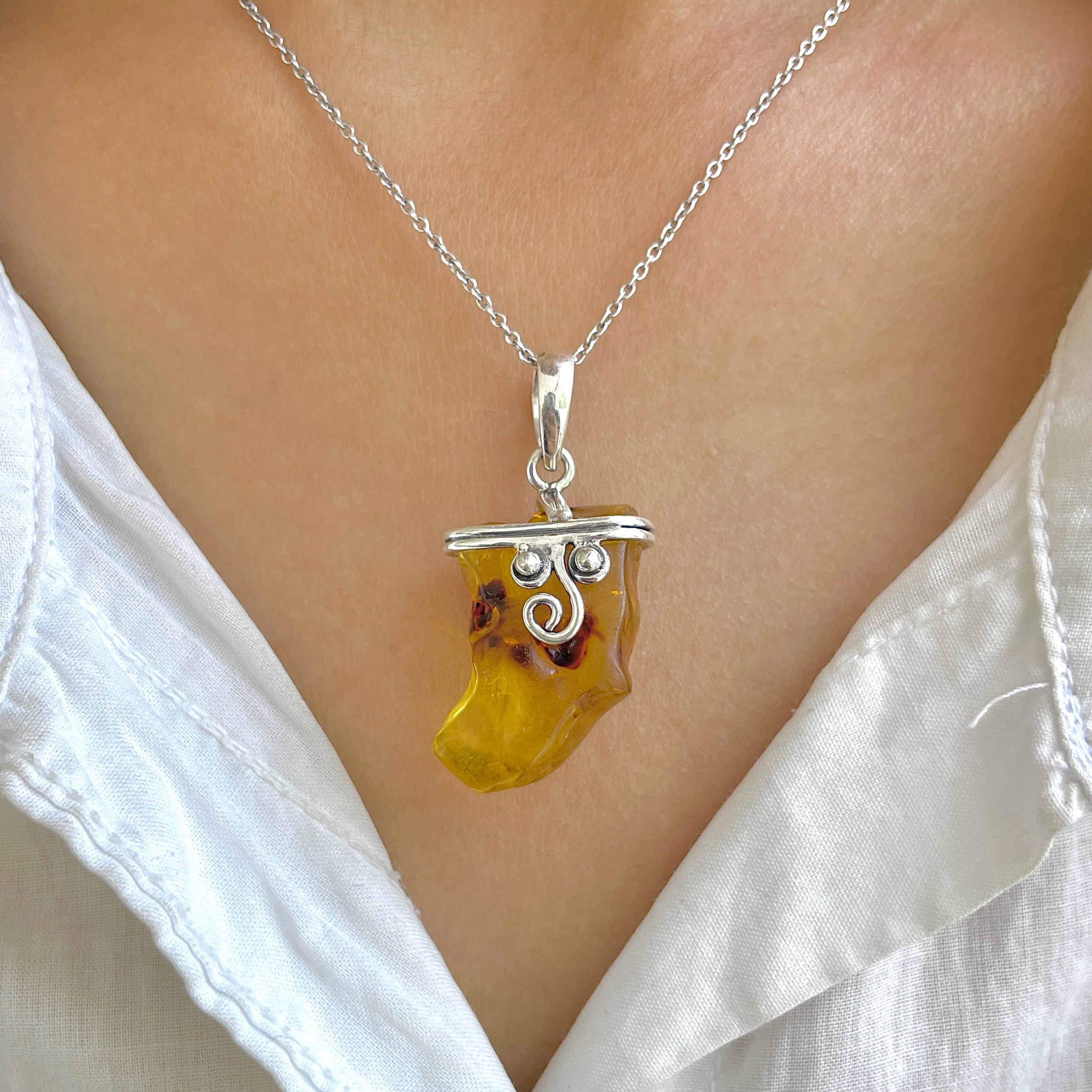 Amber Pendant-(AMB-P-48.)