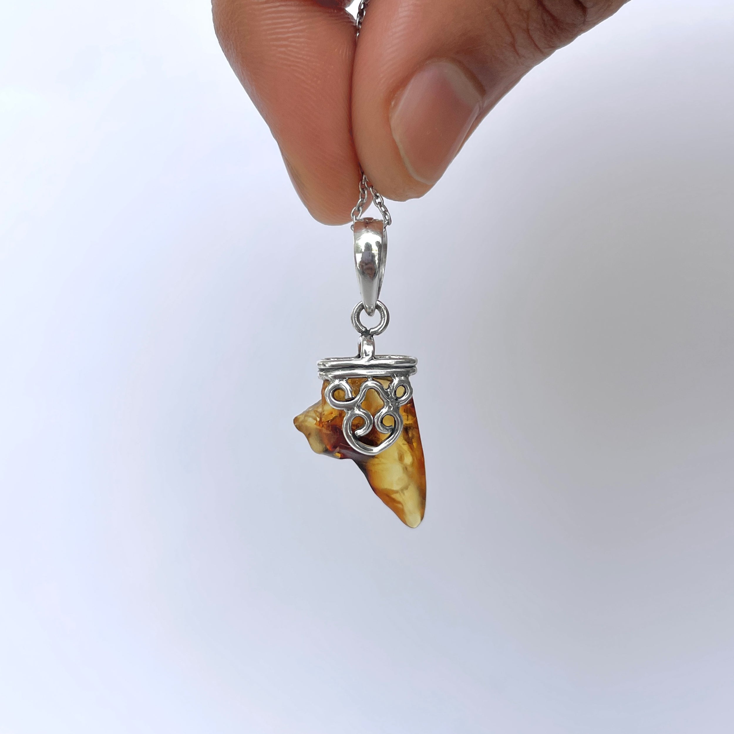 Amber Pendant-(AMB-P-67.)