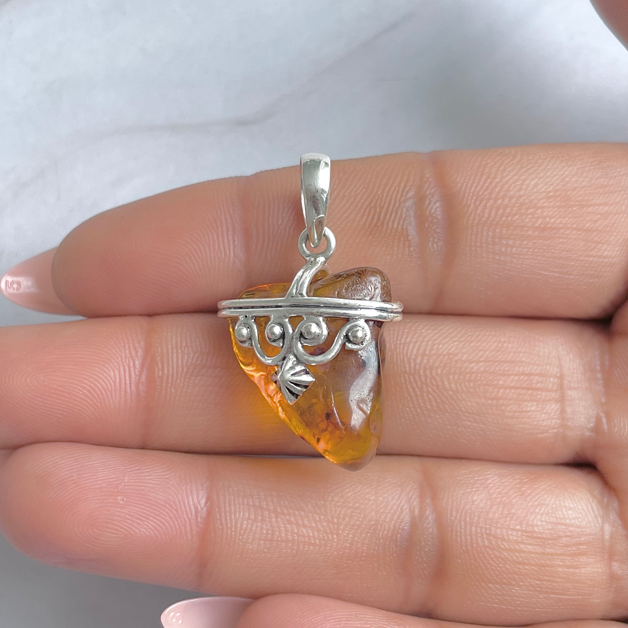 Amber Pendant-(AMB-P-69.)