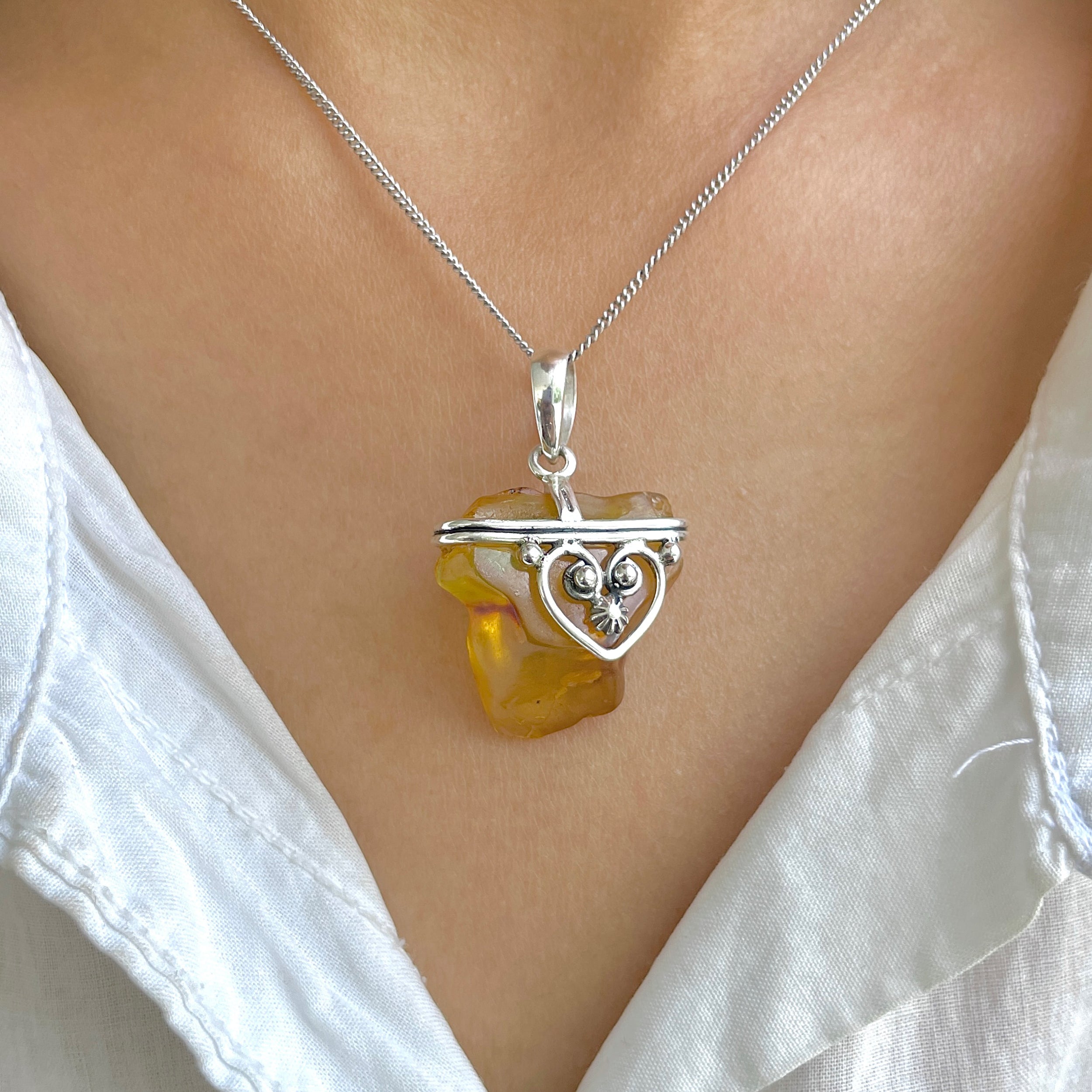 Amber Pendant-(AMB-P-82.)