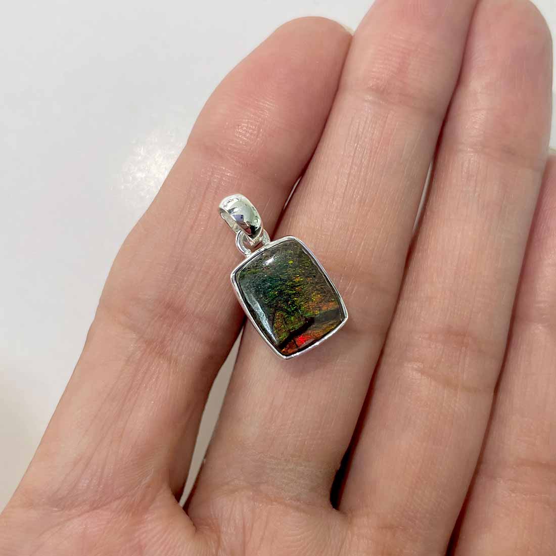 Ammolite Pendants-(AML-P-104.)