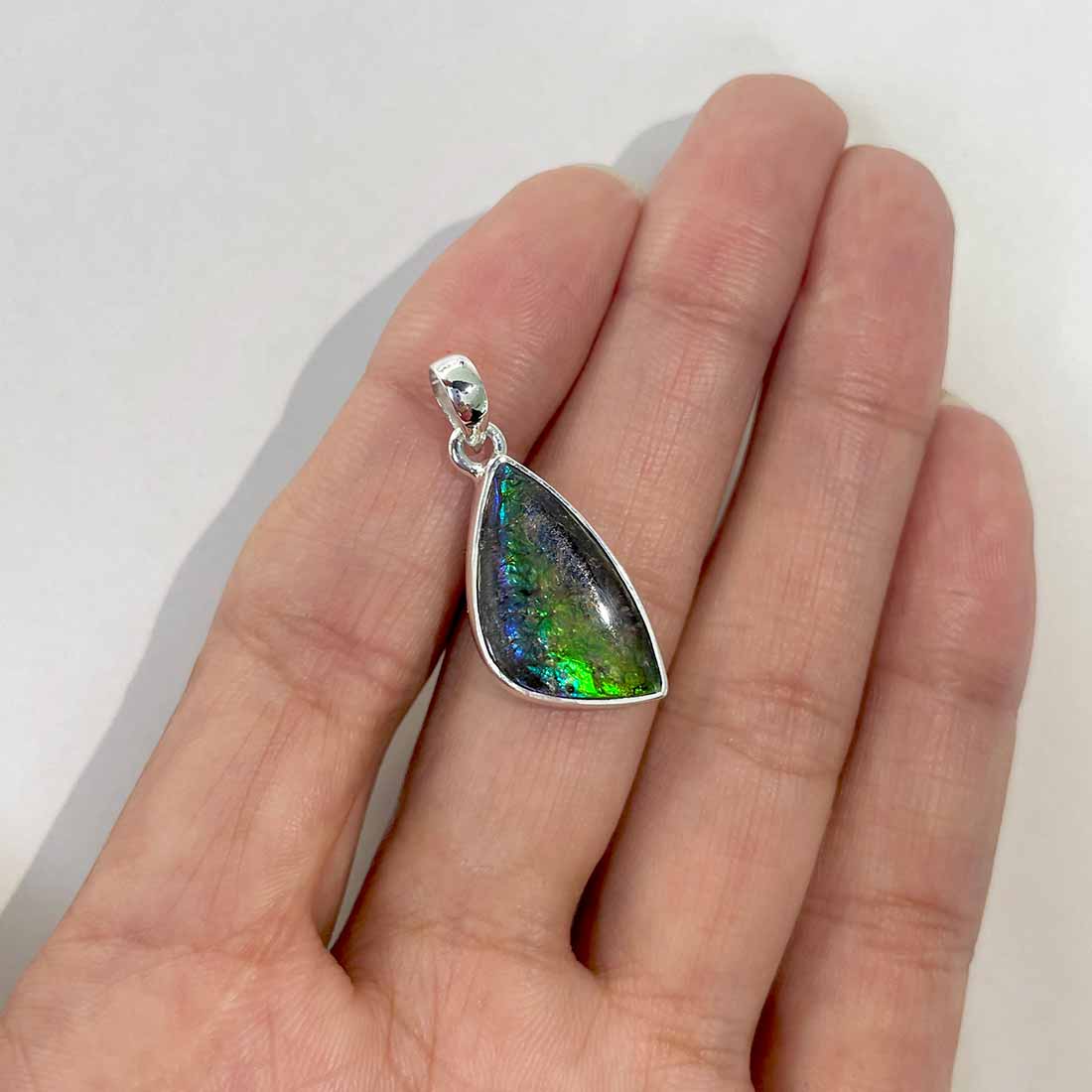 Ammolite Pendants-(AML-P-109.)
