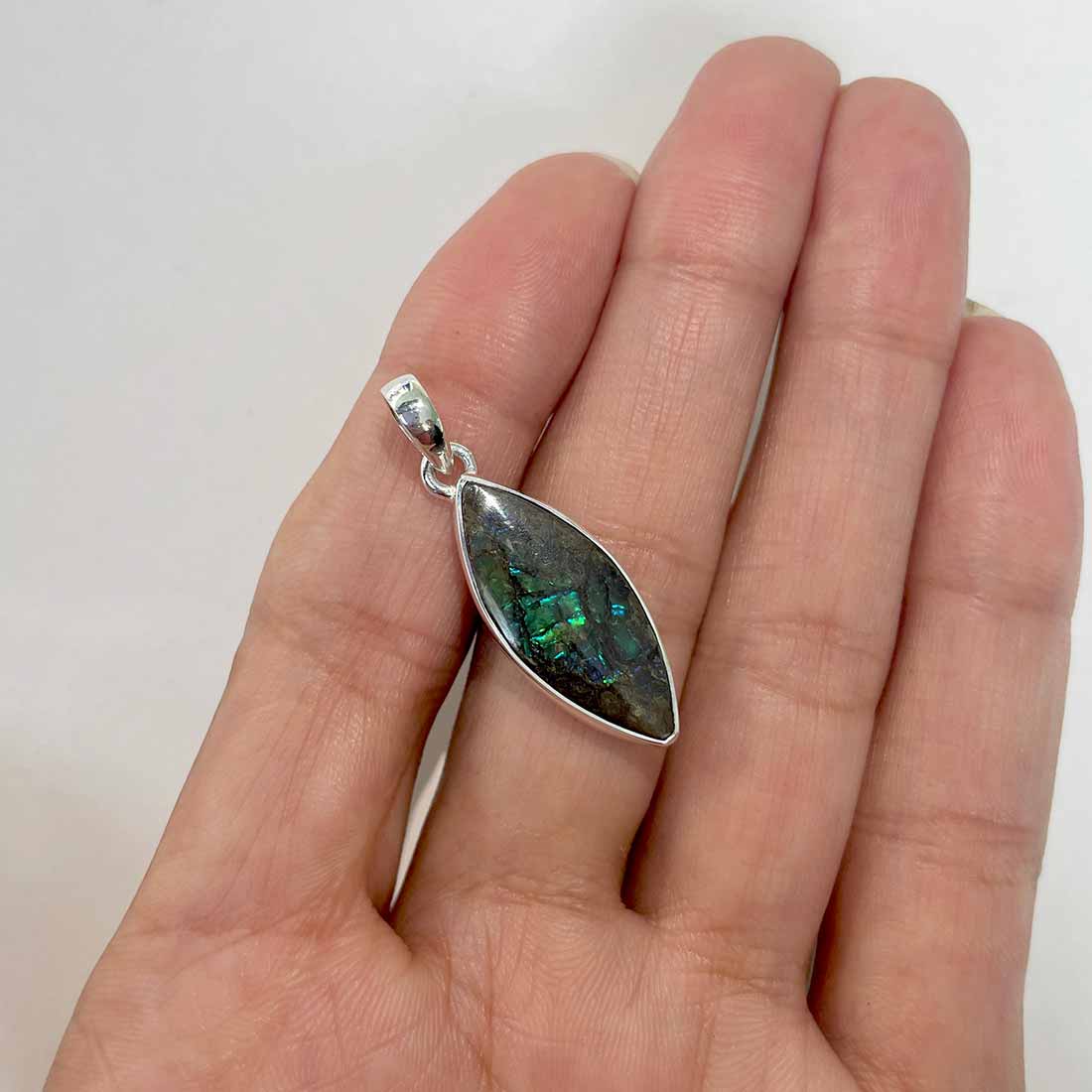 Ammolite Pendants-(AML-P-114.)