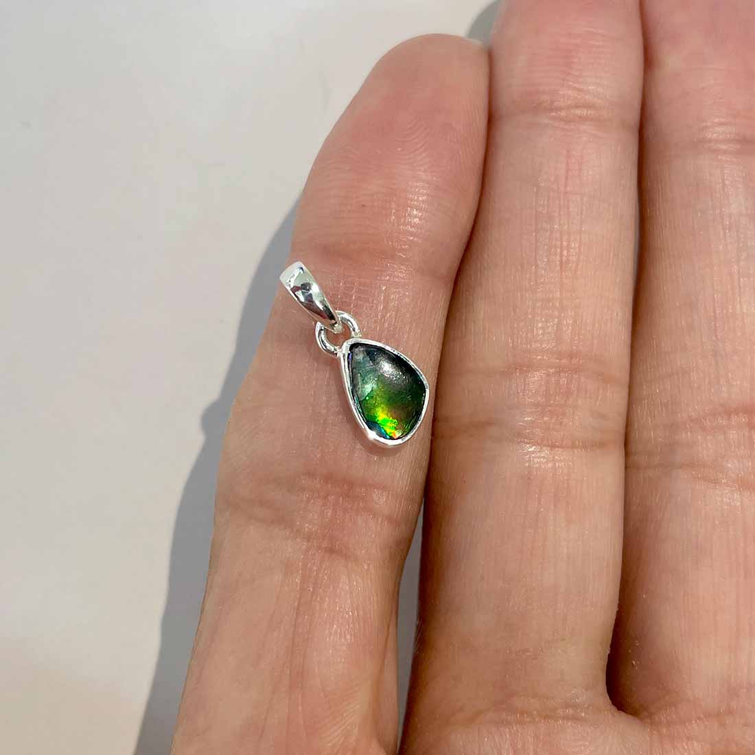 Ammolite Pendants-(AML-P-171.)