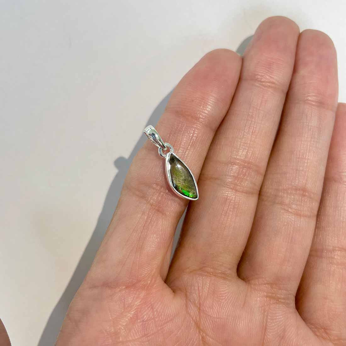 Ammolite Pendants-(AML-P-176.)