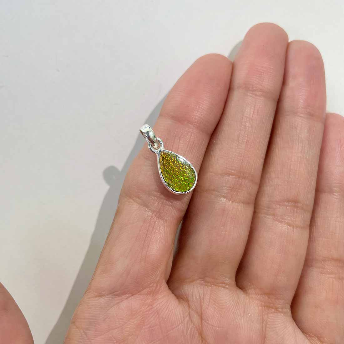 Ammolite Pendants-(AML-P-204.)