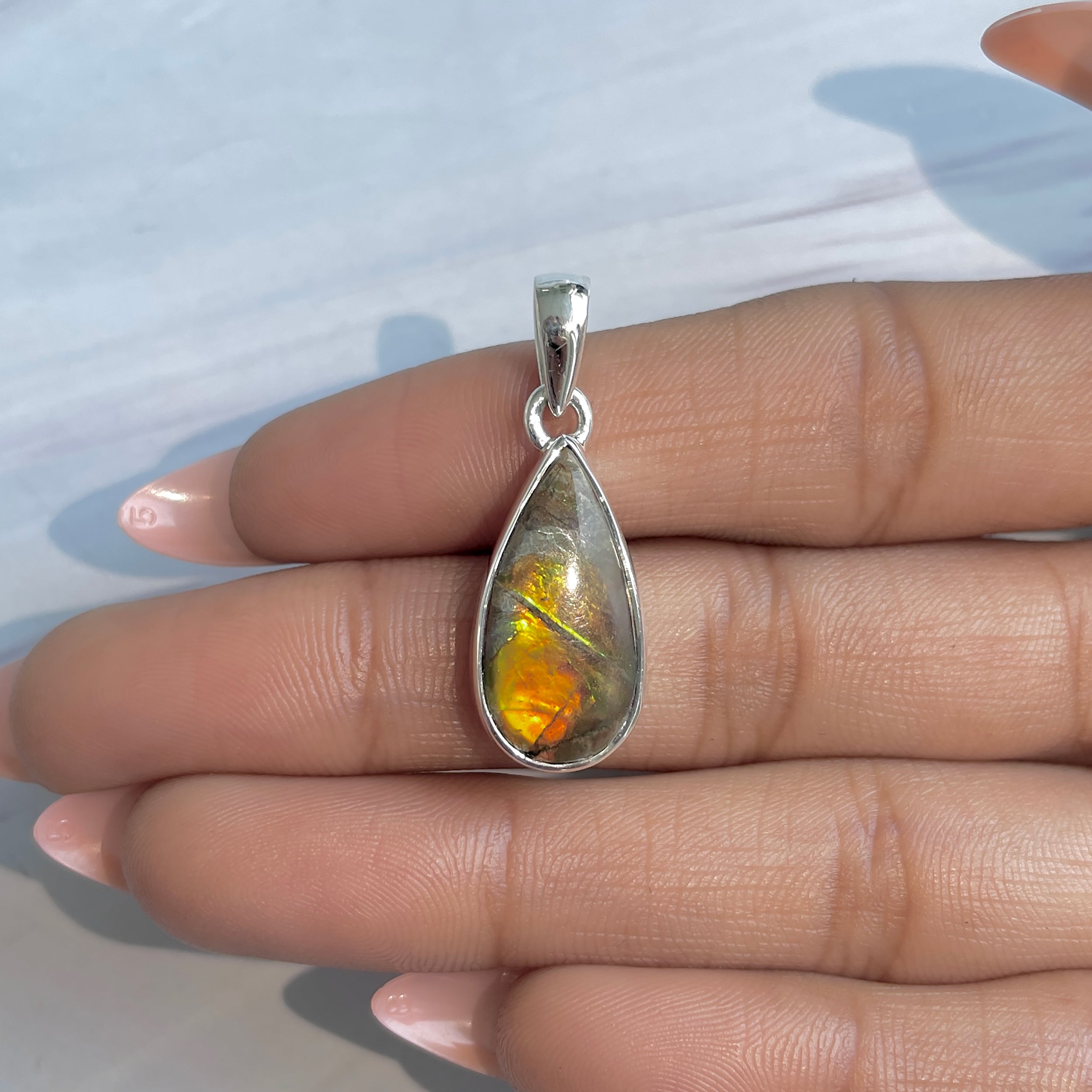 Ammolite Pendant-(AML-P-302.)