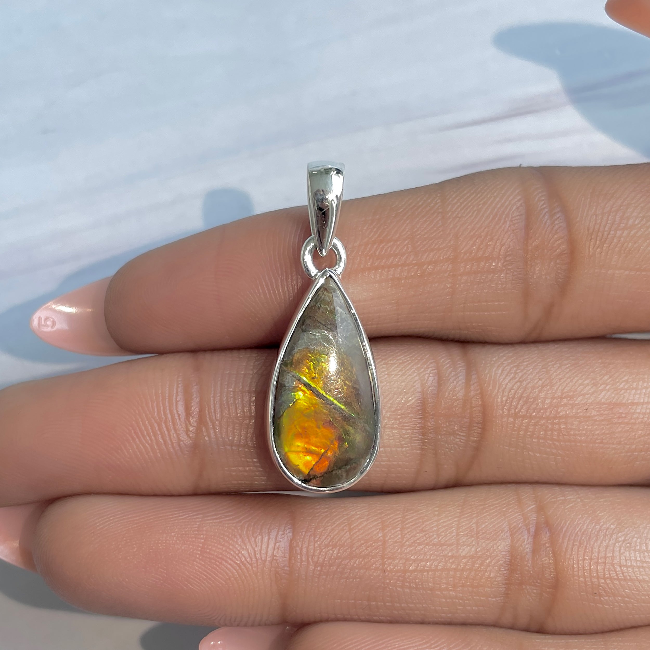 Ammolite Pendant-(AML-P-302.)