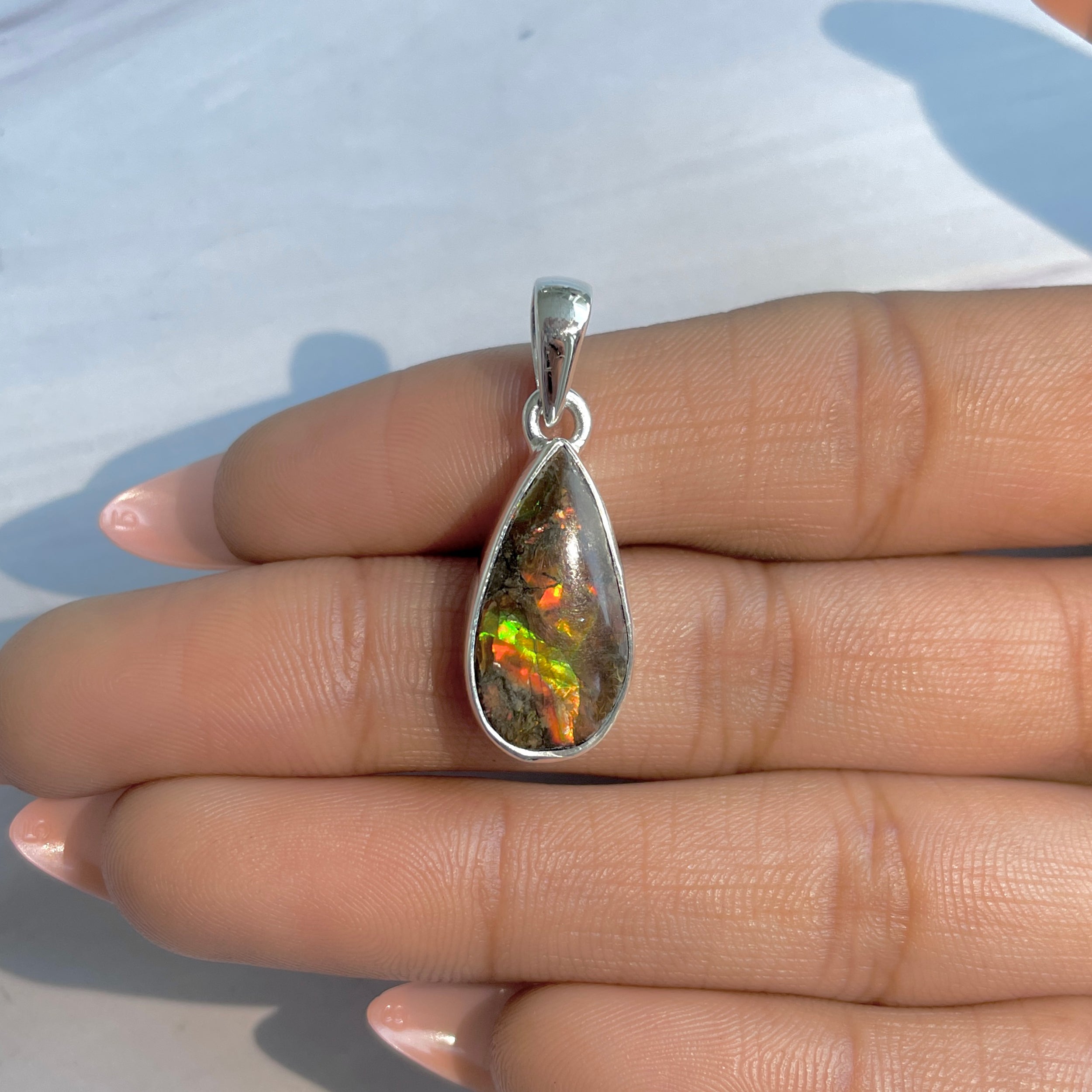 Ammolite Pendant-(AML-P-317.)
