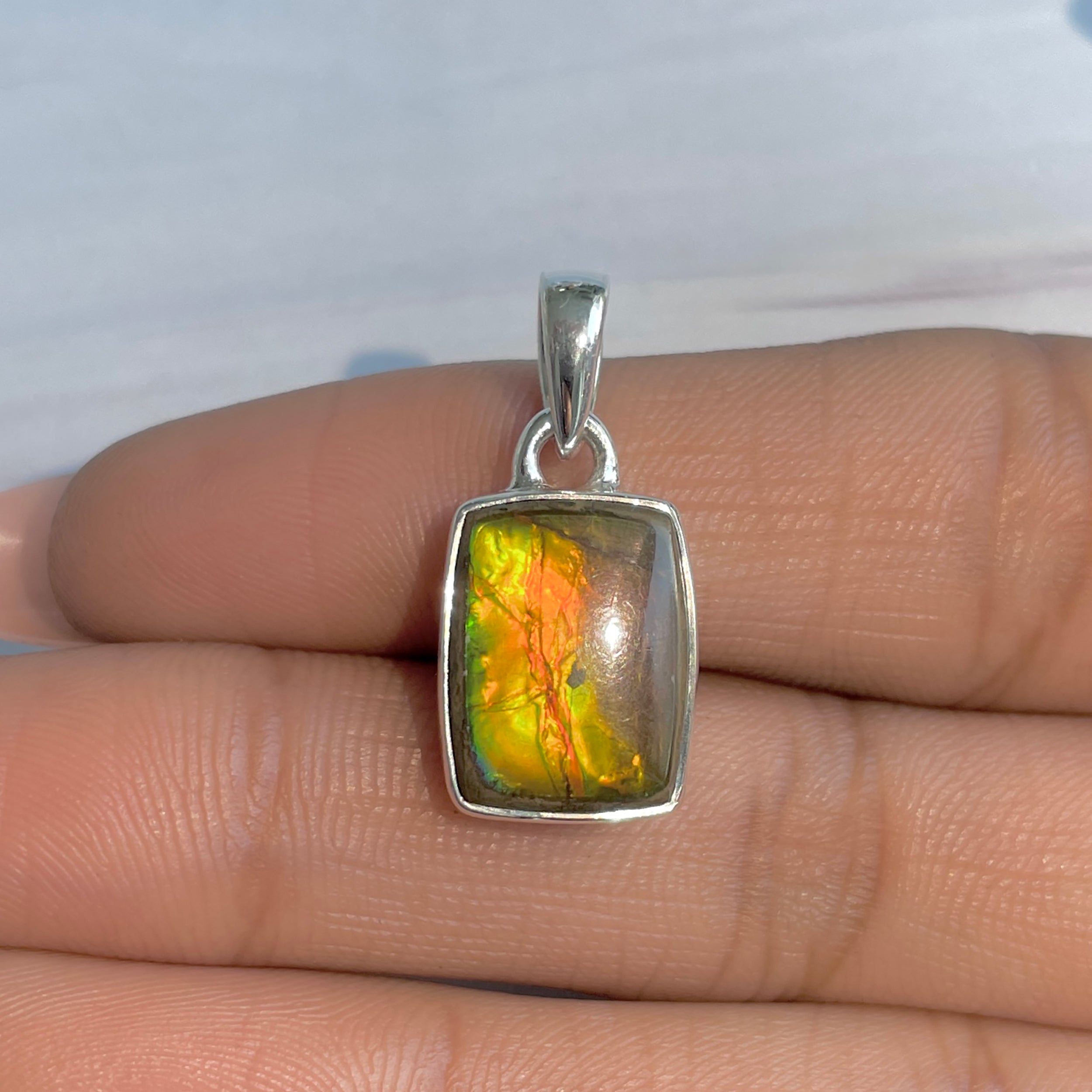 Ammolite Pendant-(AML-P-324.)