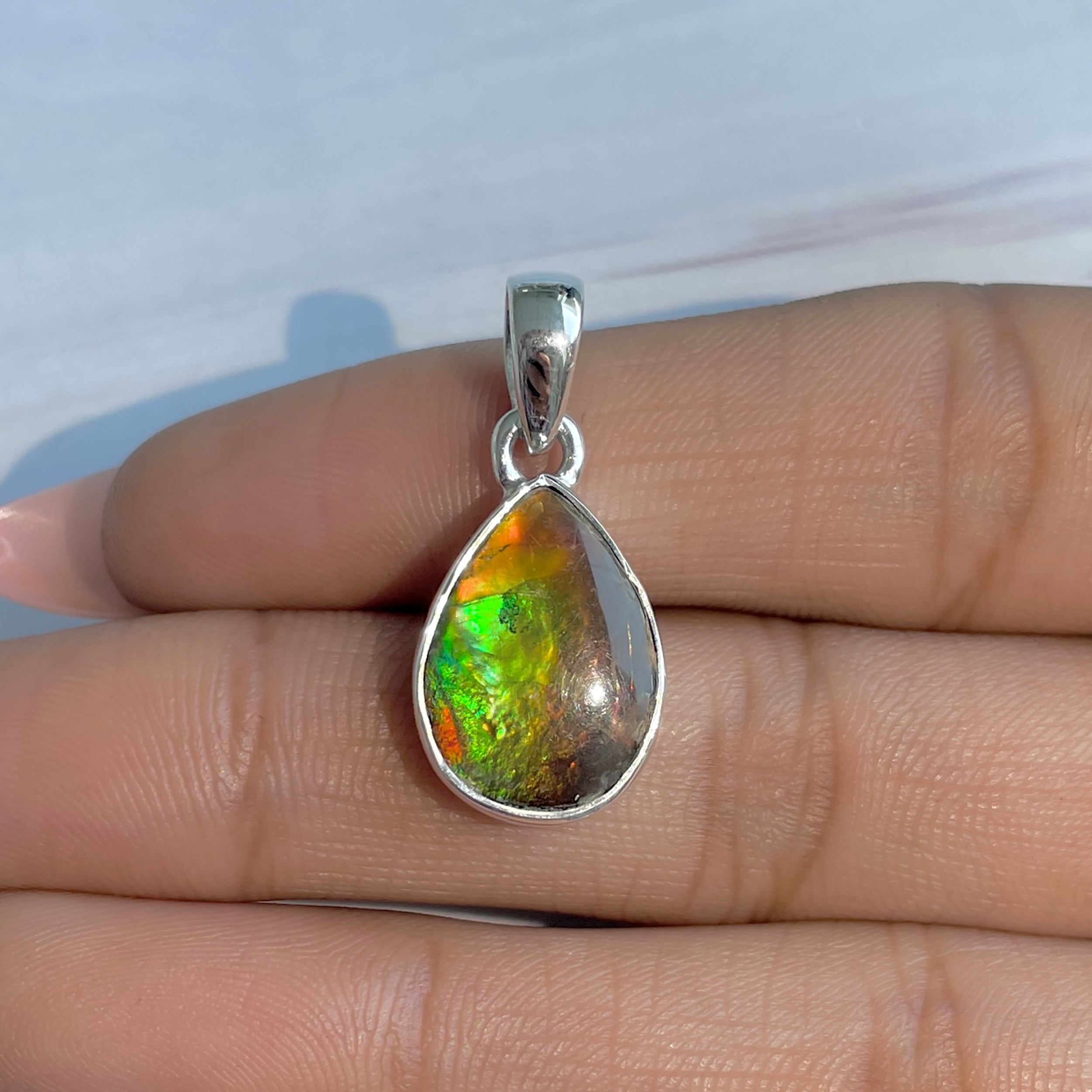 Ammolite Pendant-(AML-P-330.)