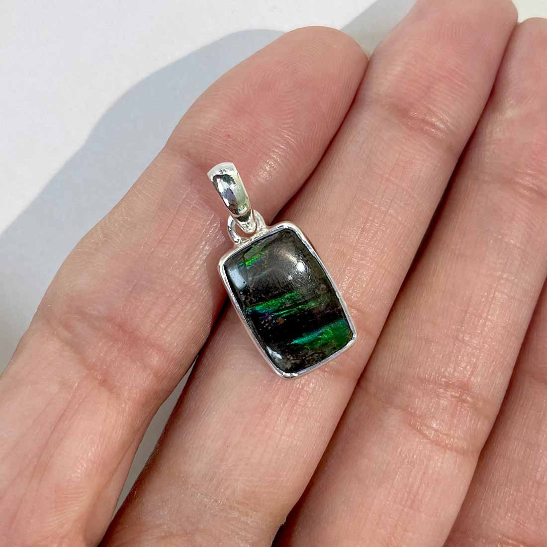 Ammolite Pendants-(AML-P-90.)