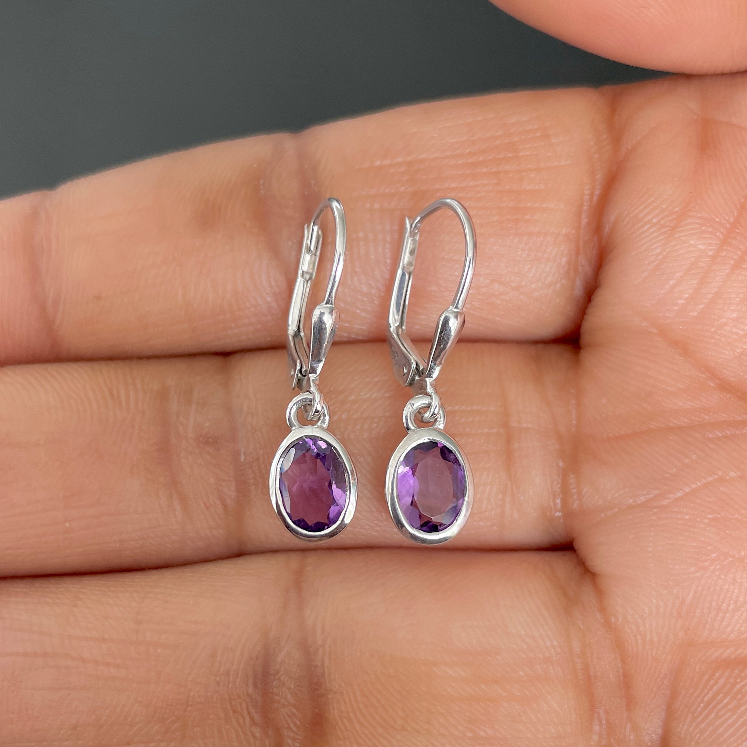 Amethyst Leverback Earring-(AMT-SE-1316.)