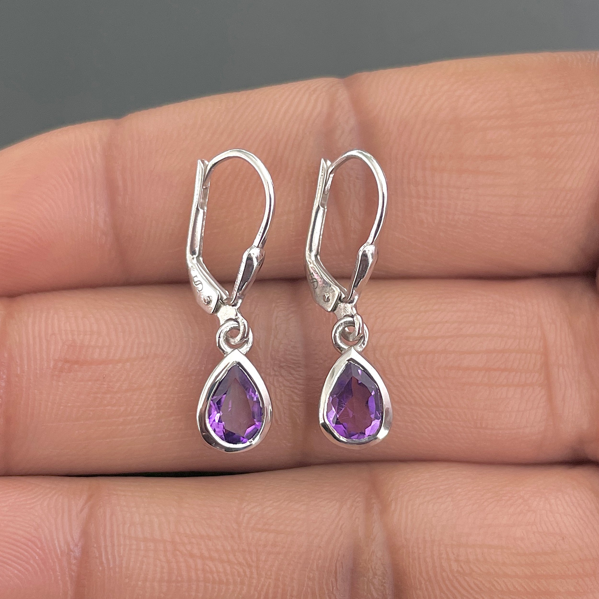 Amethyst Leverback Earrings-(AMT-SE-1317.)