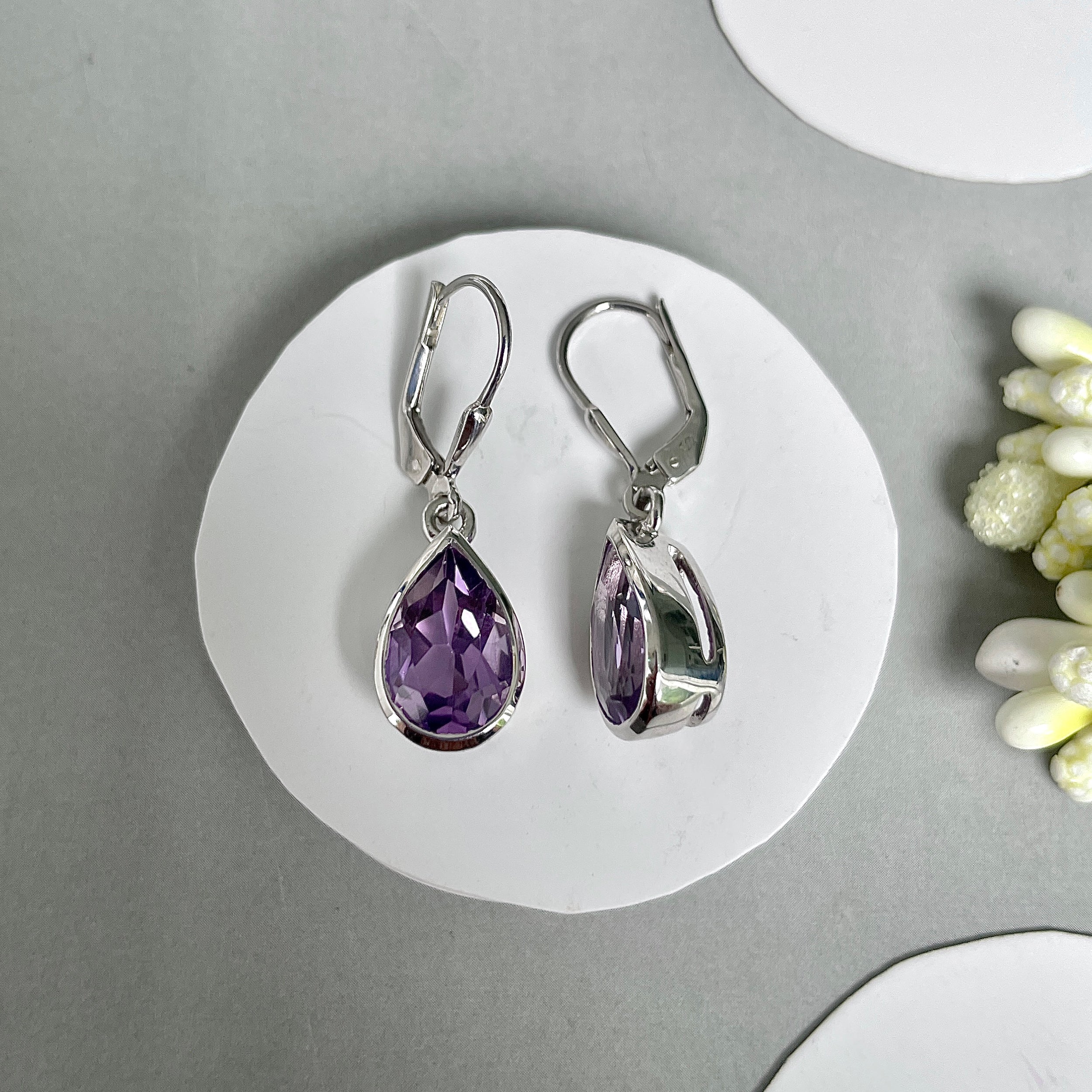 Amethyst Leverback Earrings-(AMT-SE-707.)