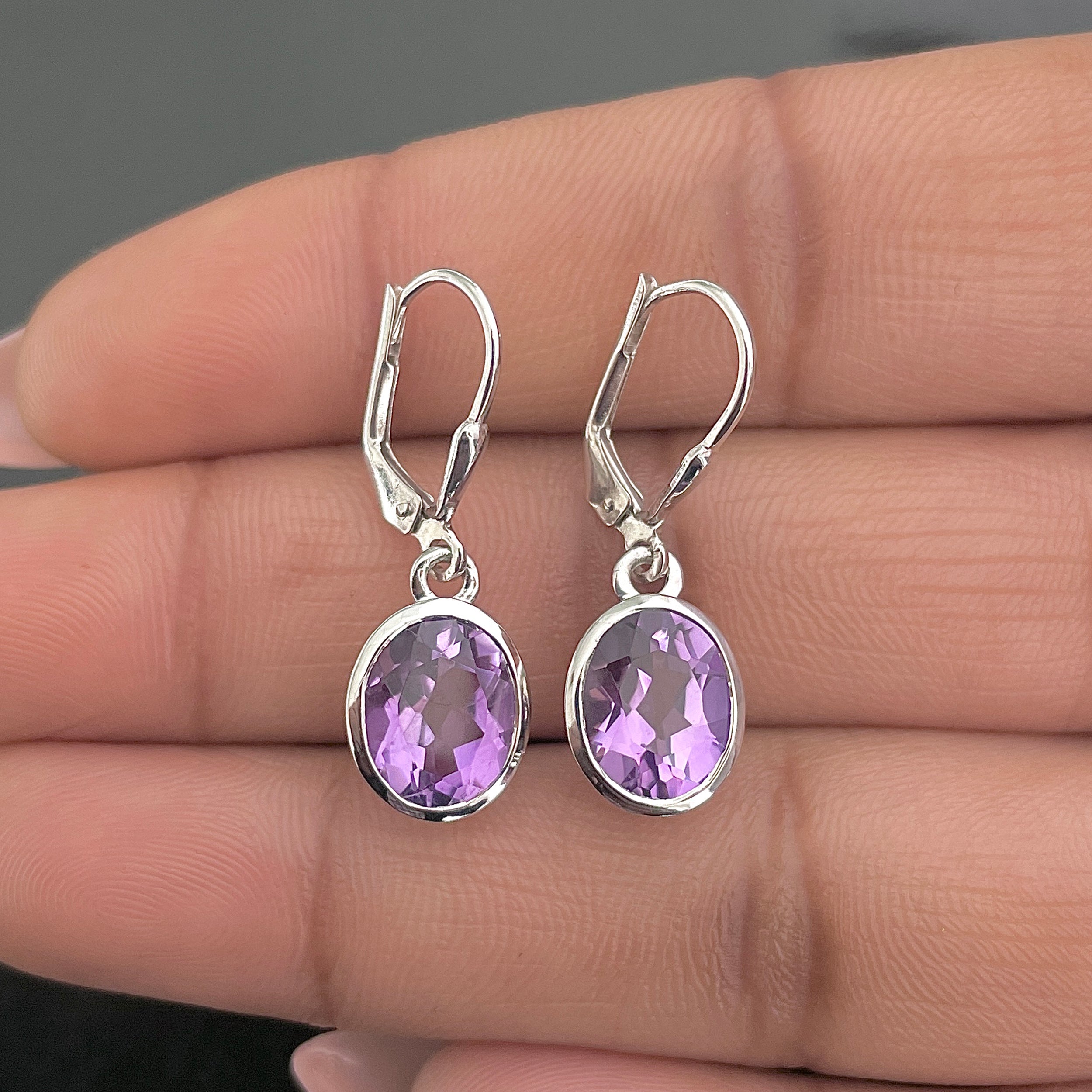 Amethyst Leverback Earrings-(AMT-SE-713.)