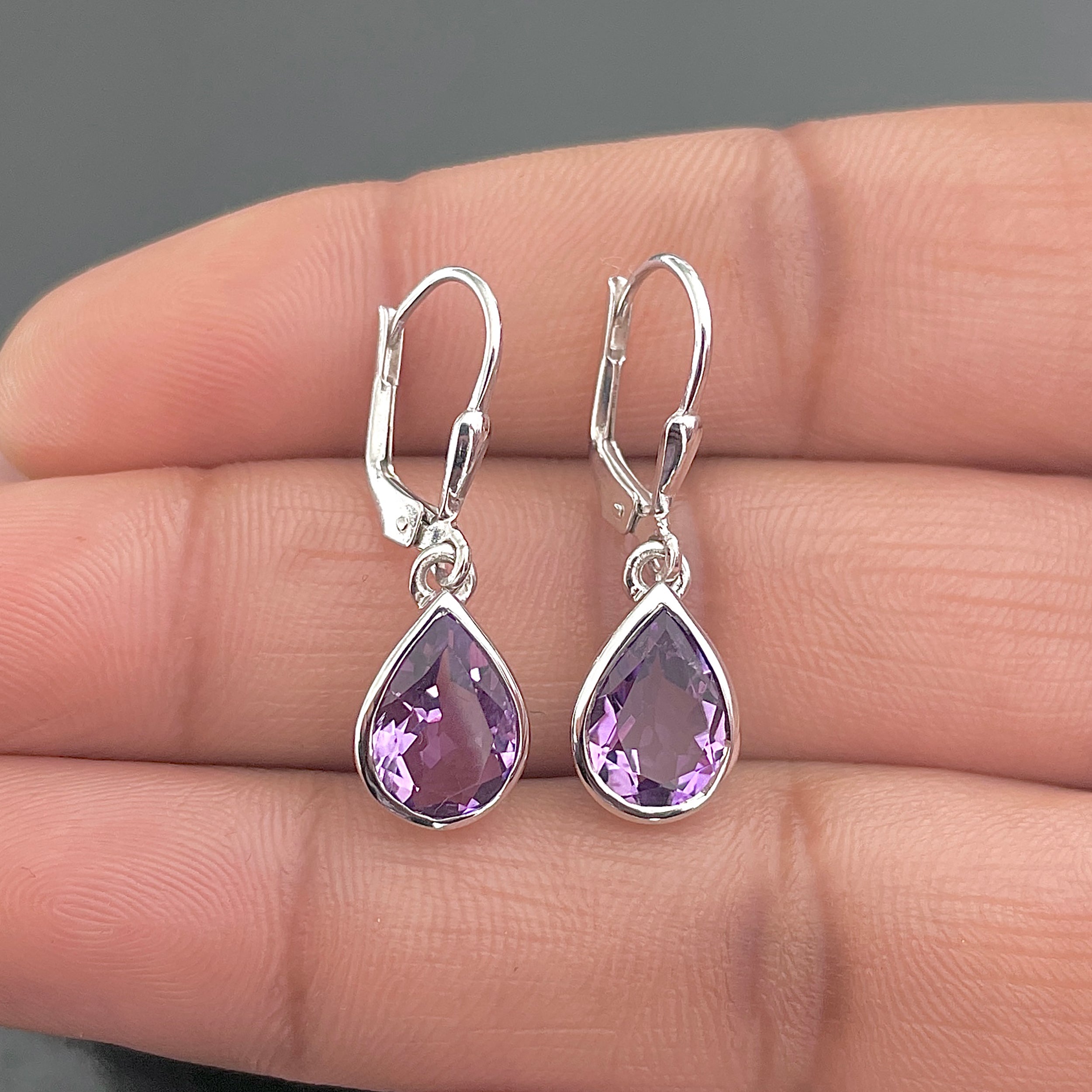 Amethyst Leverback Earrings-(AMT-SE-742.)