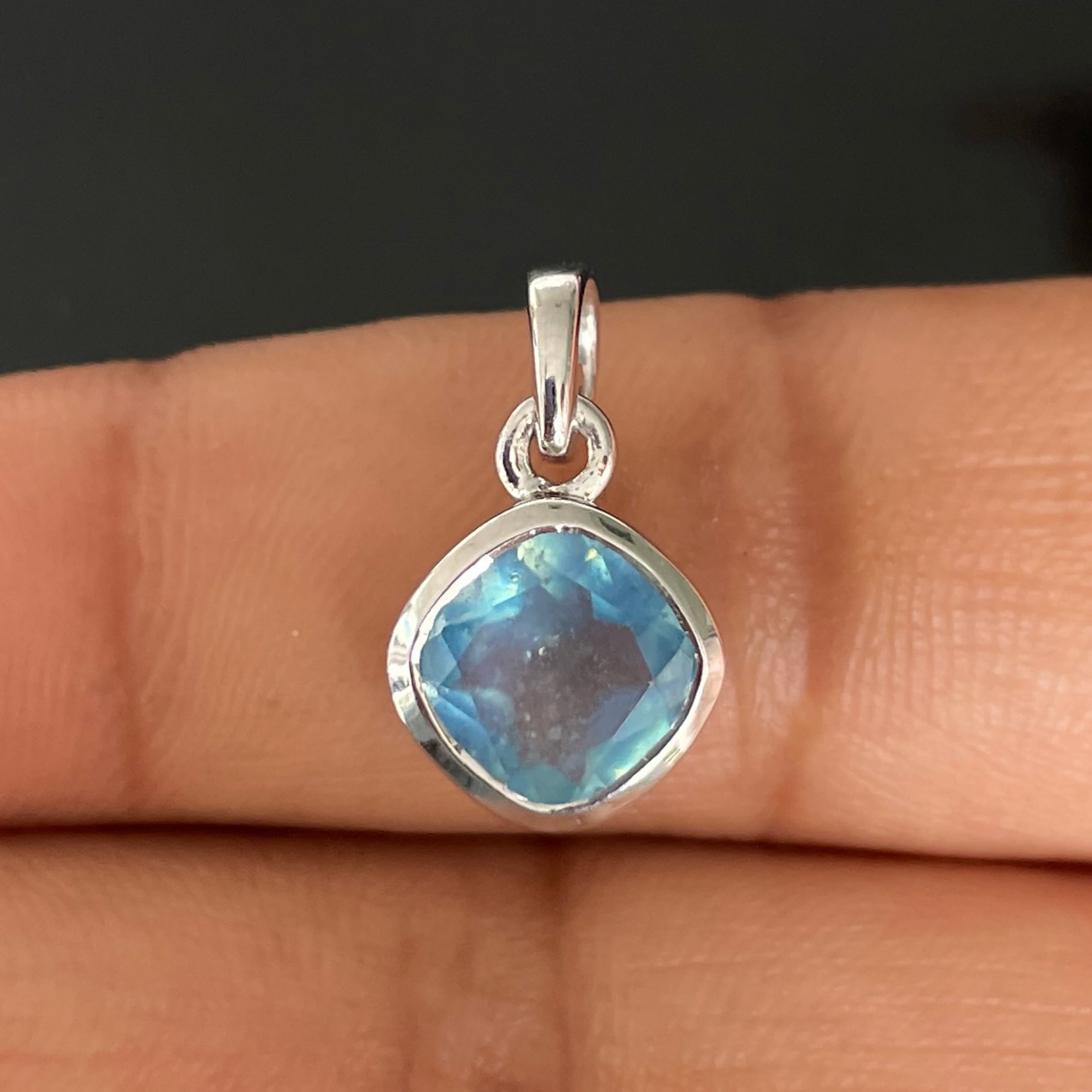 Aquamarine Pendant-(AQM-SP-912.)
