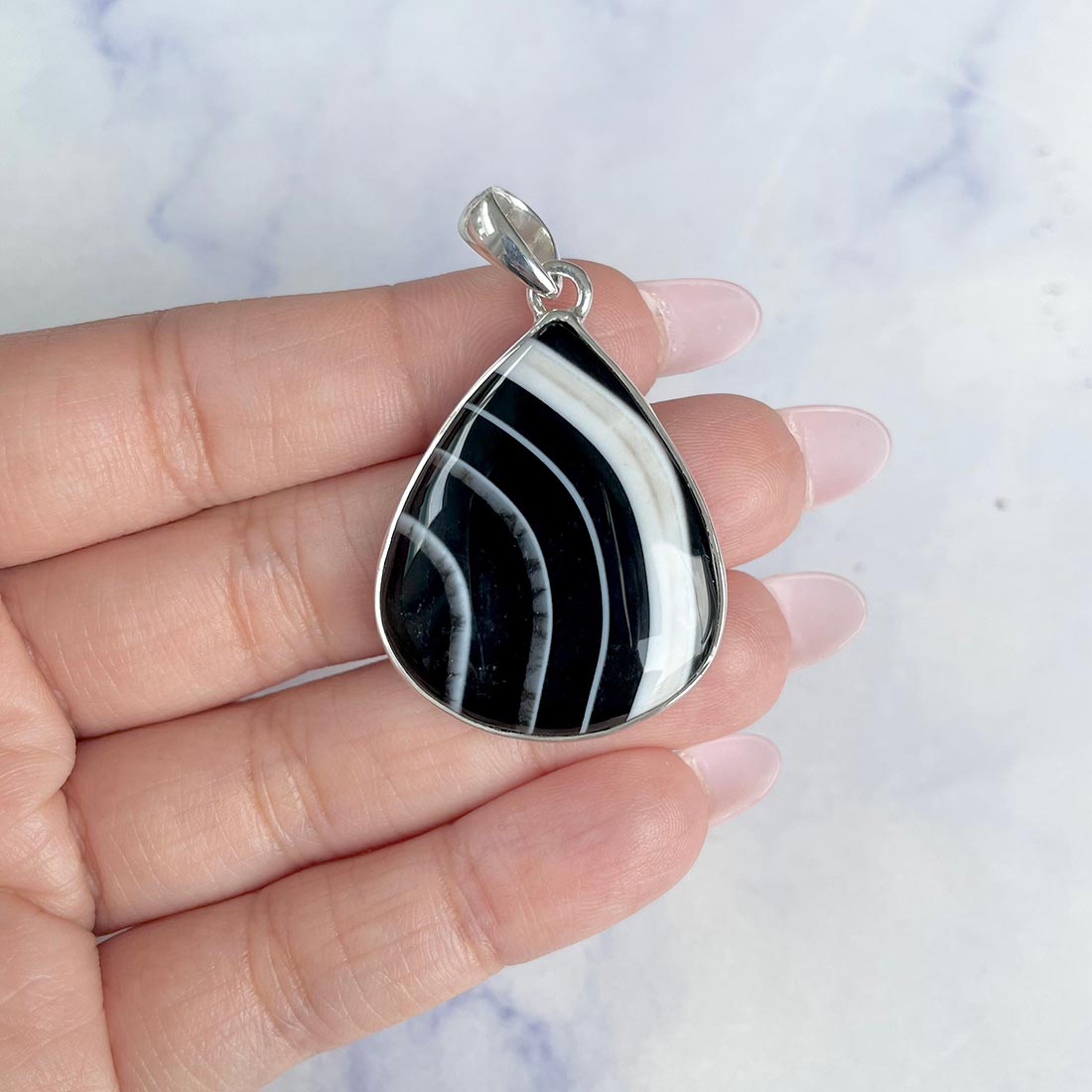 Banded Agate Pendant-(BAG-P-50.)