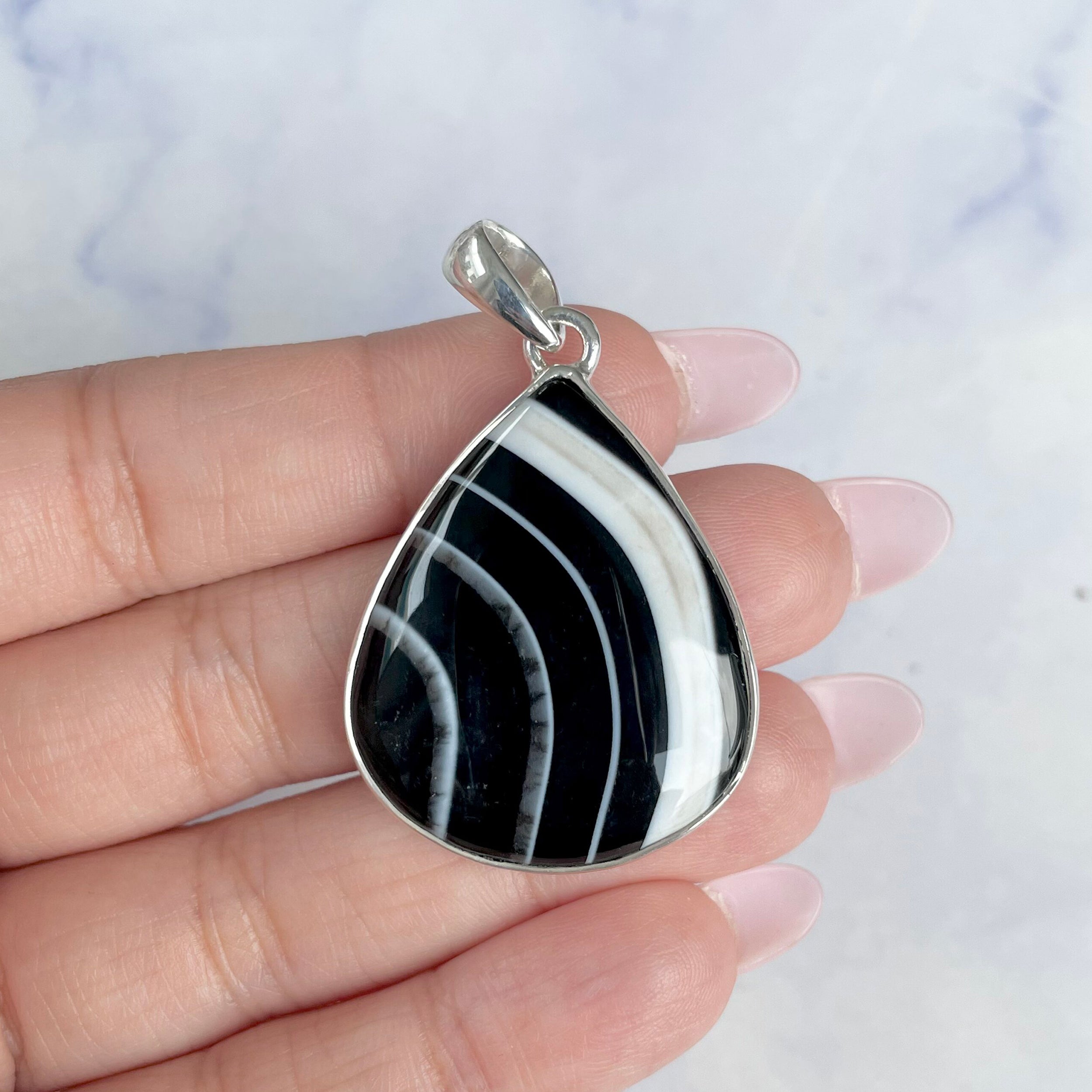 Banded Agate Pendant-(BAG-P-50.)