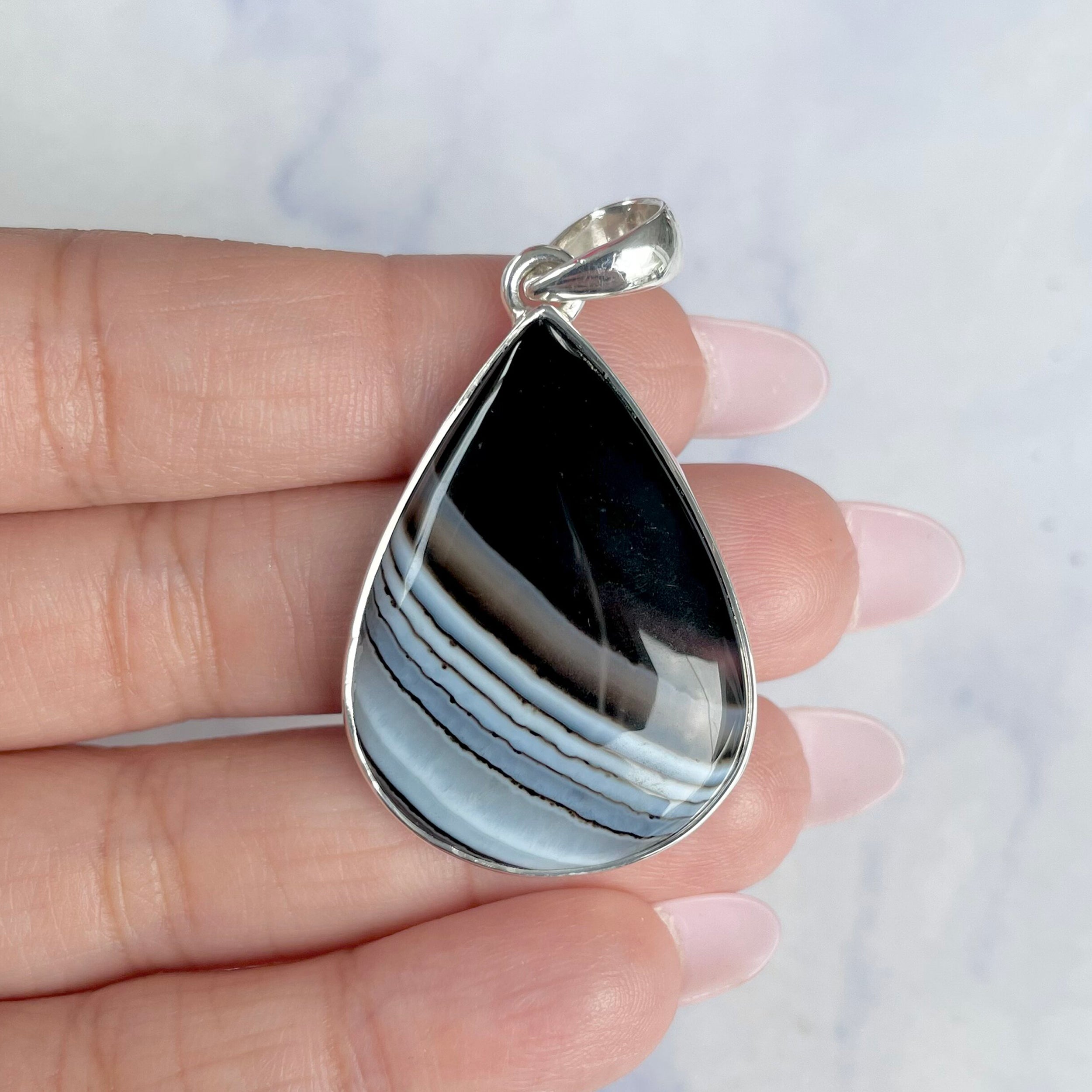 Banded Agate Pendant-(BAG-P-54.)
