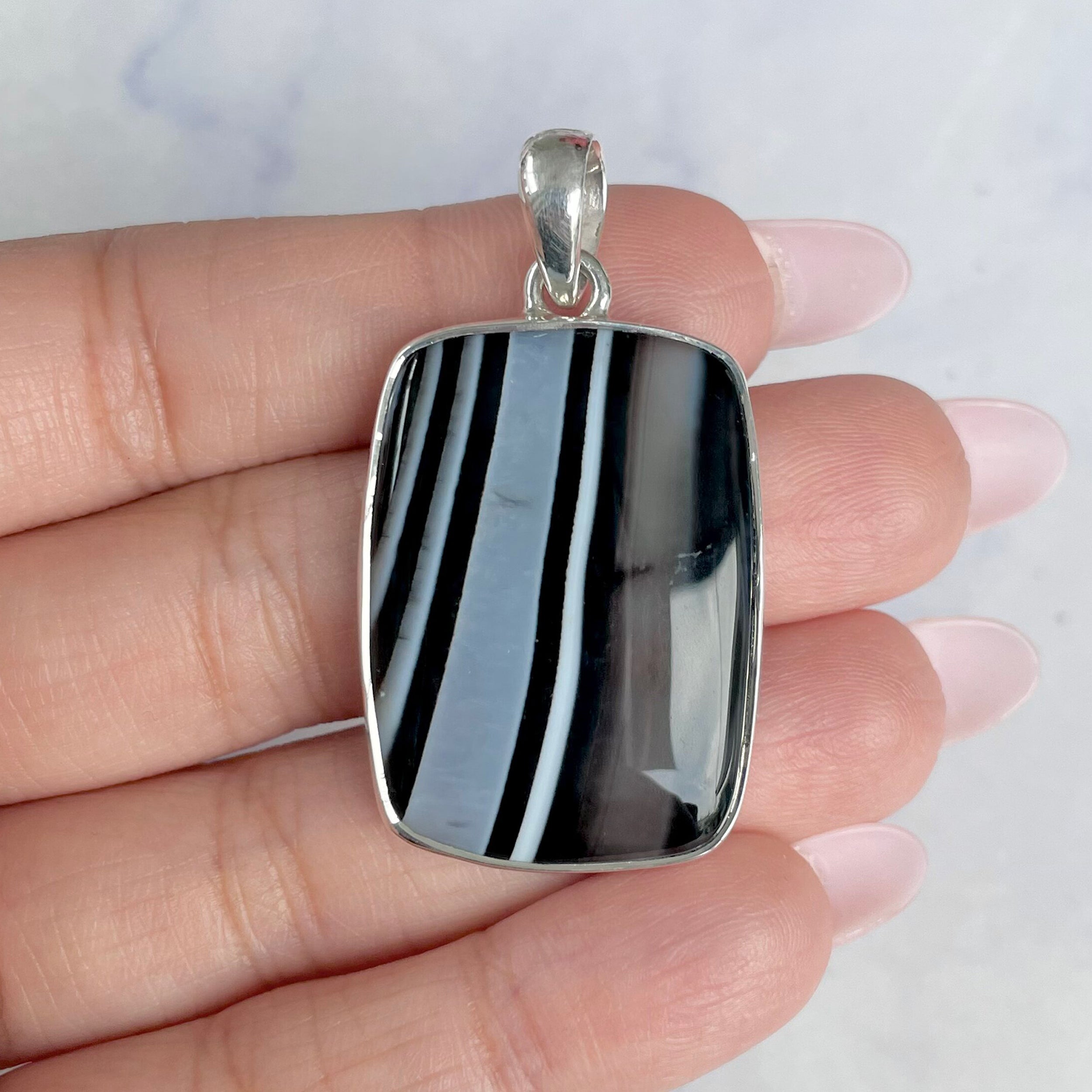 Banded Agate Pendant-(BAG-P-56.)
