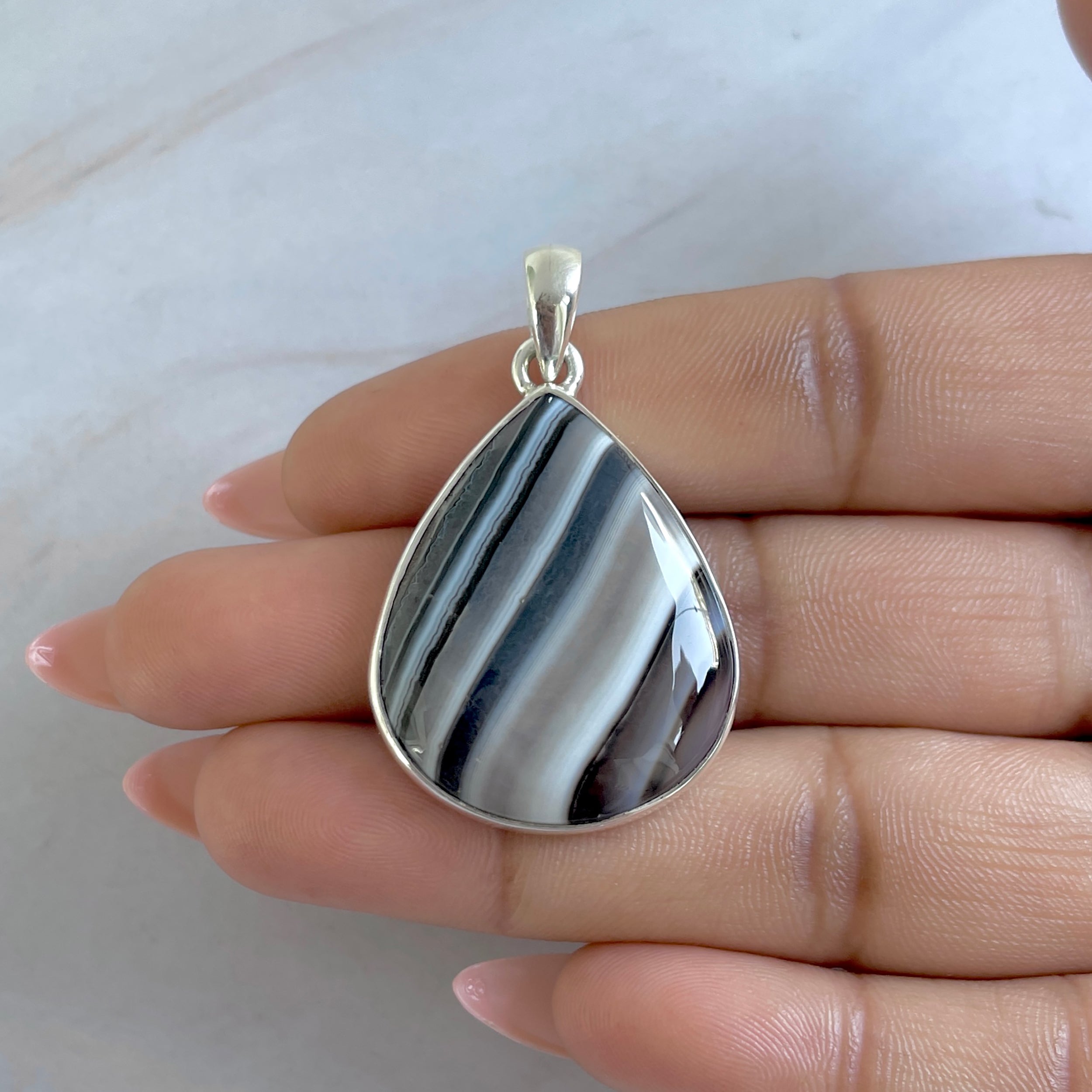 Banded Agate Pendant-(BAG-P-65.)