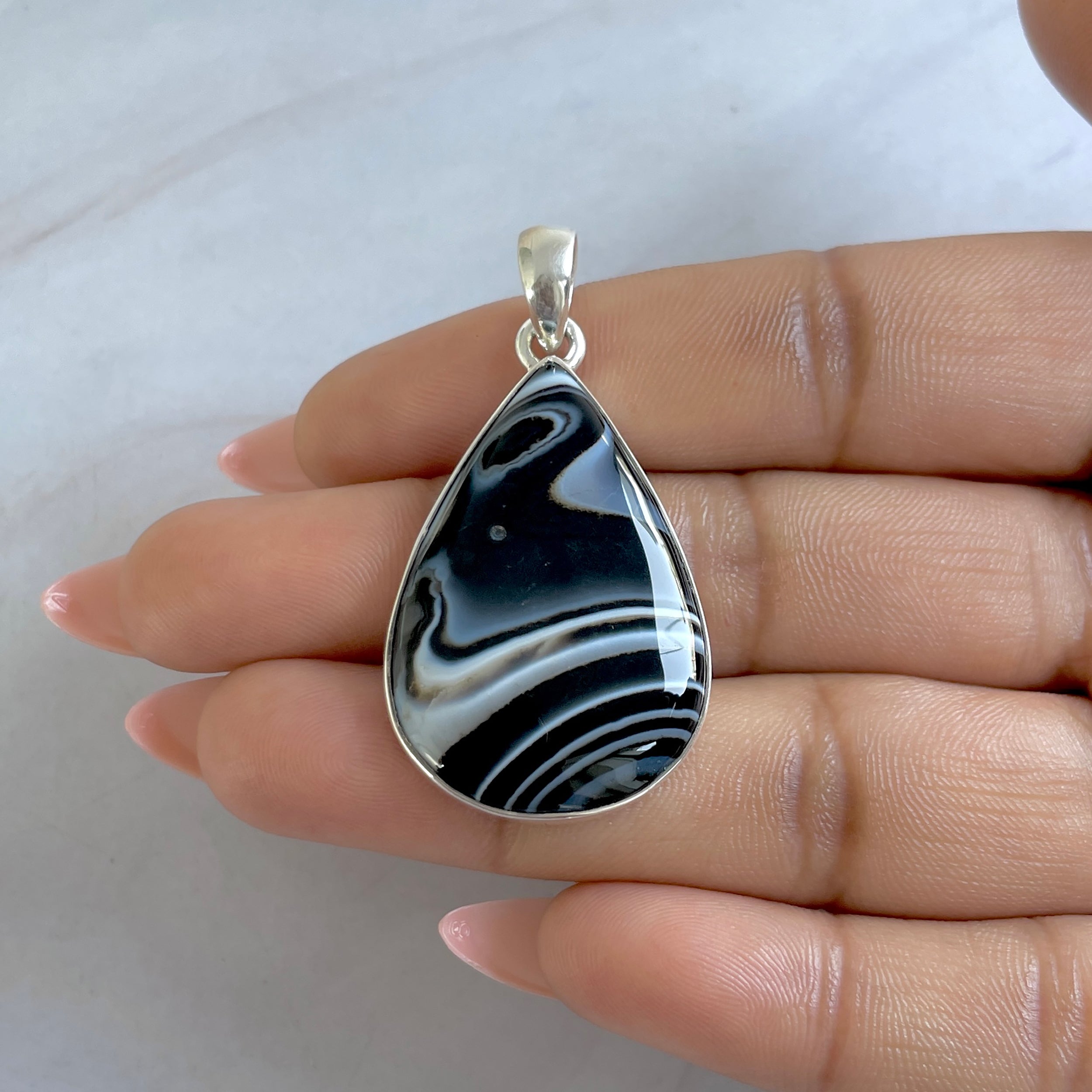 Banded Agate Pendant-(BAG-P-67.)