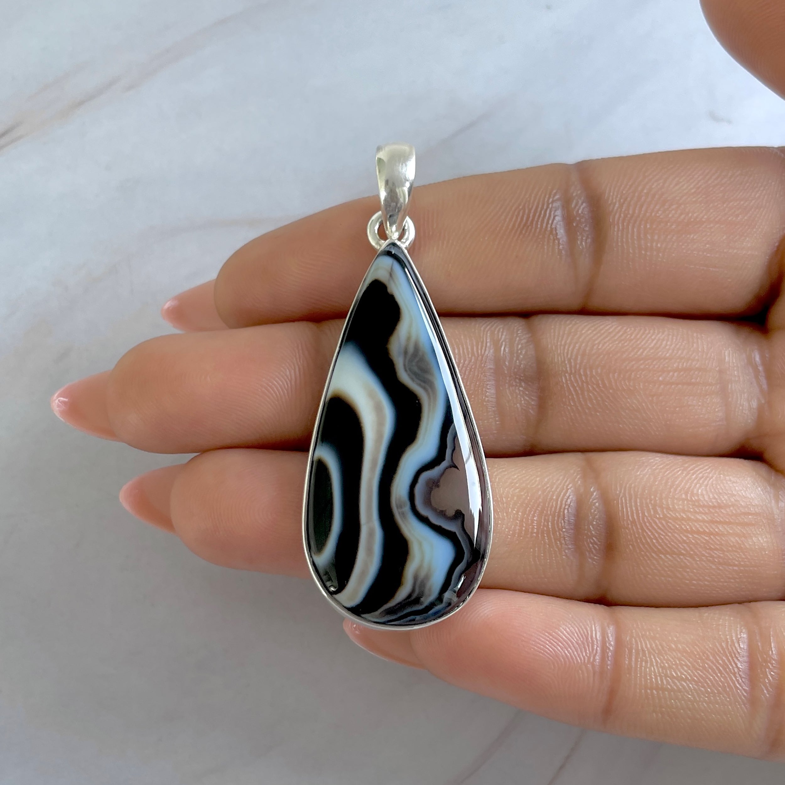 Banded Agate Pendant-(BAG-P-68.)
