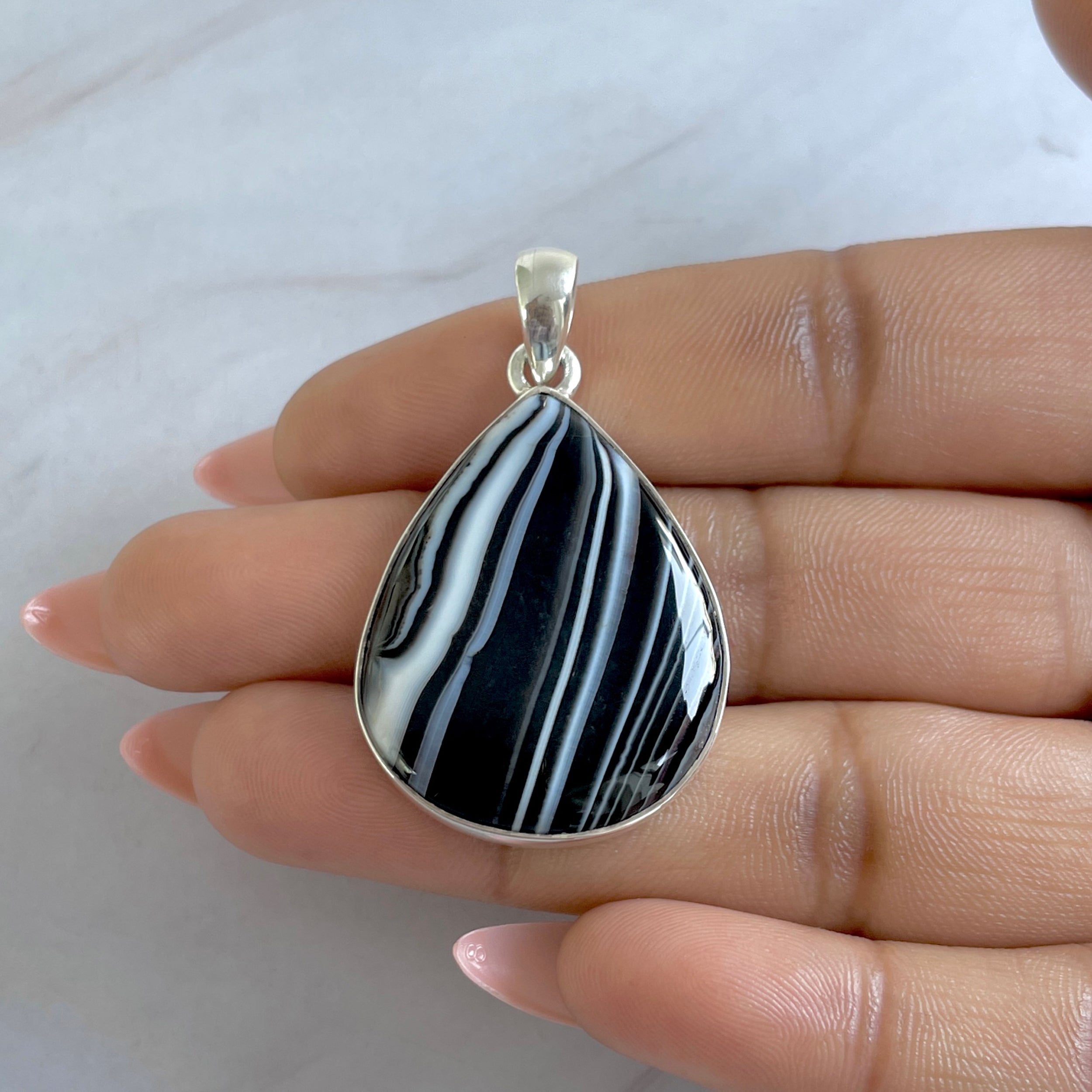 Banded Agate Pendant-(BAG-P-70.)