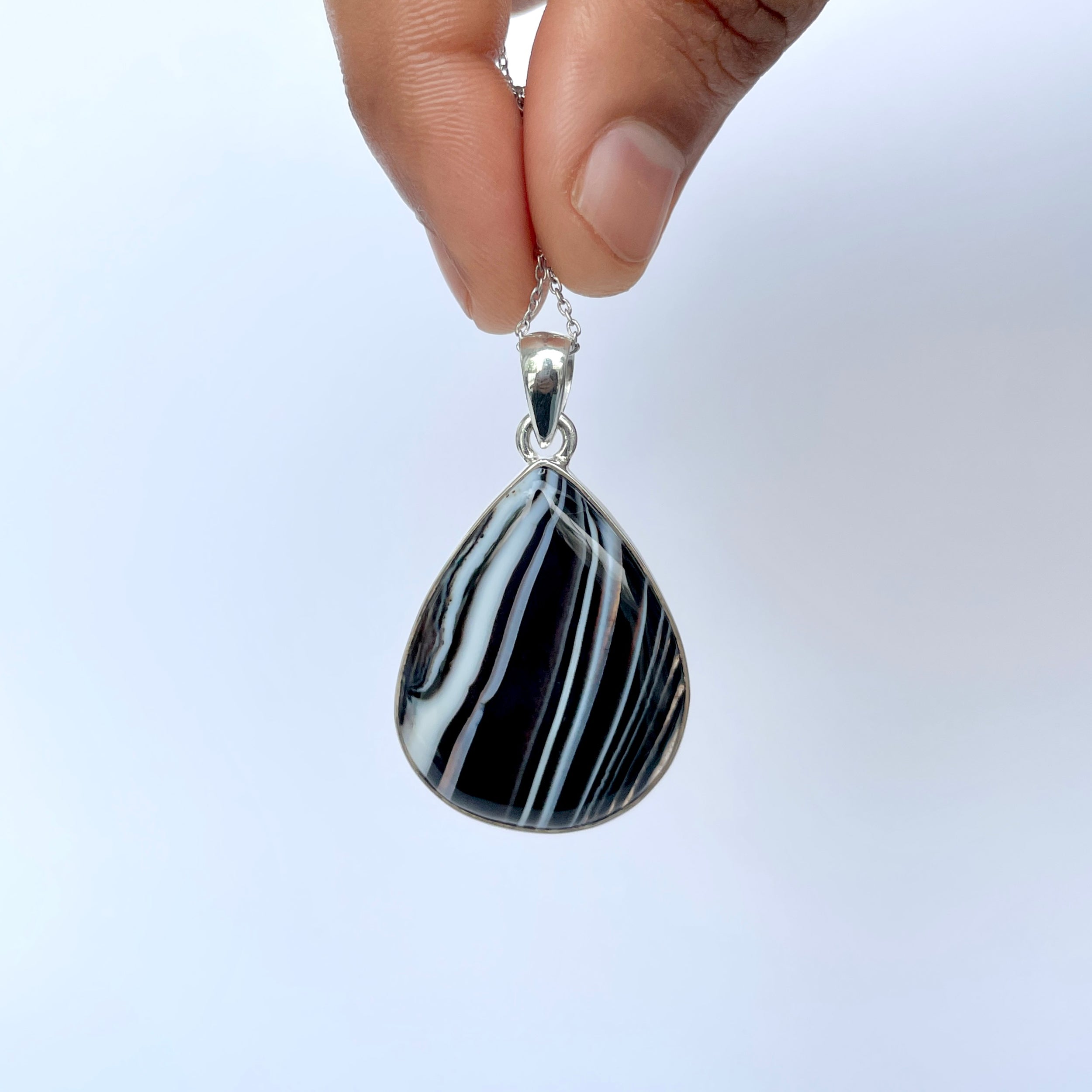 Banded Agate Pendant-(BAG-P-70.)
