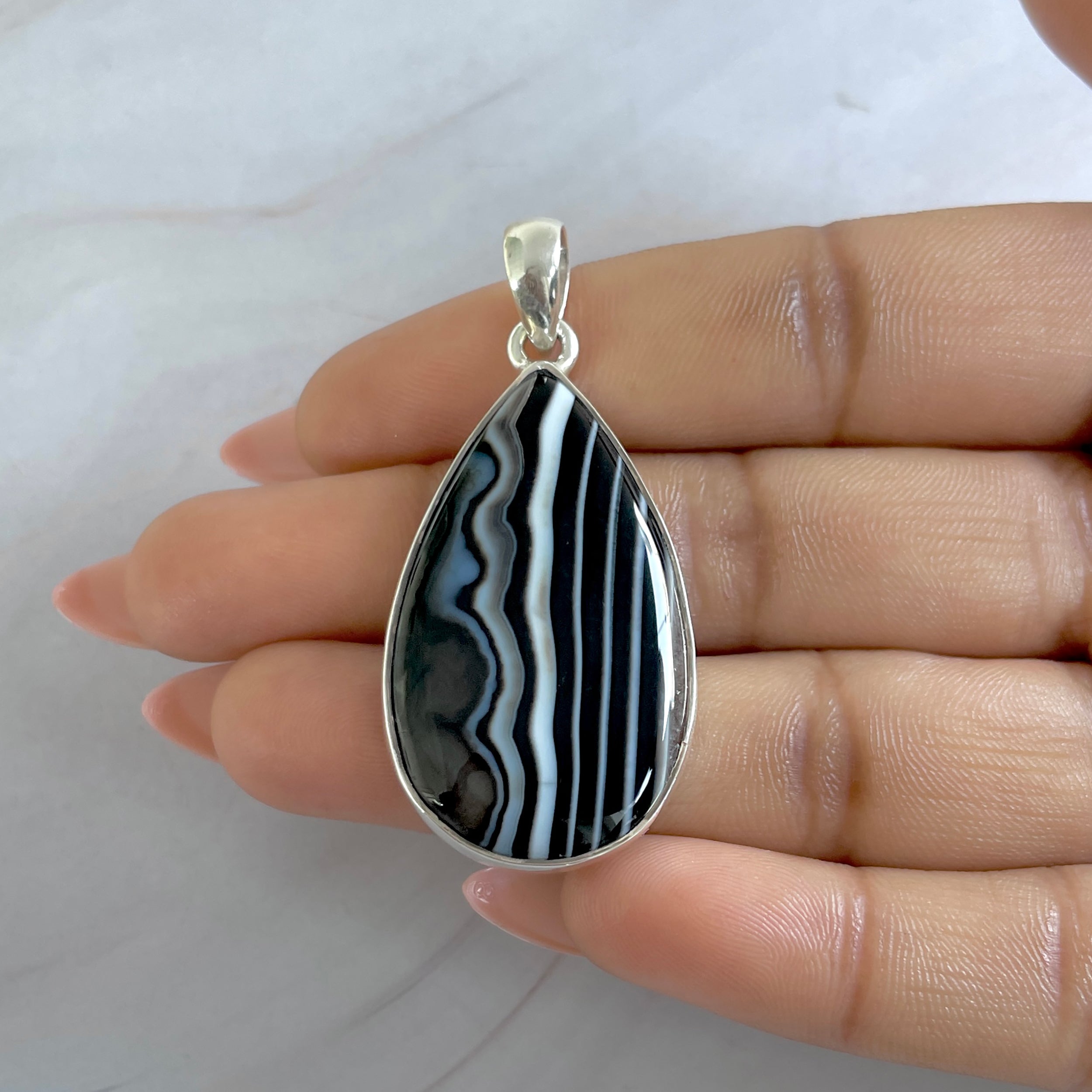 Banded Agate Pendant-(BAG-P-73.)