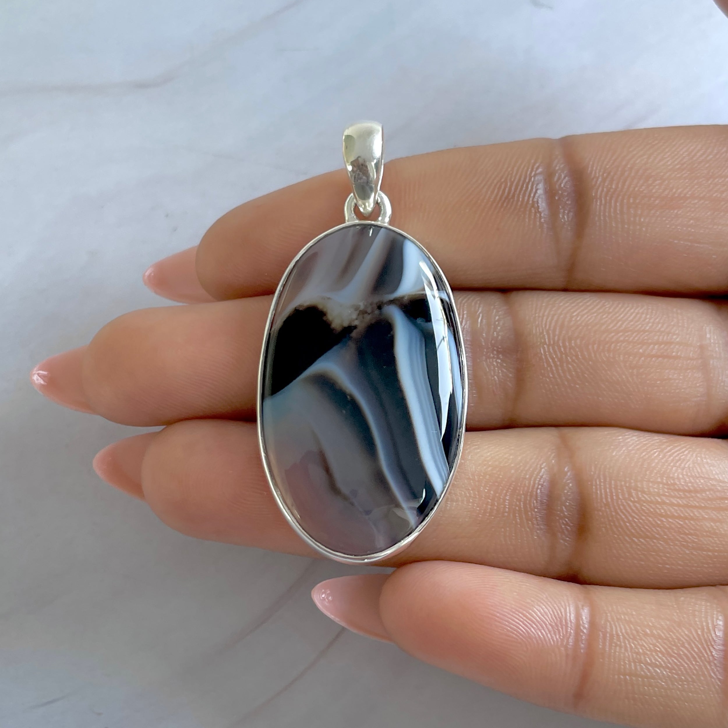 Banded Agate Pendant-(BAG-P-75.)